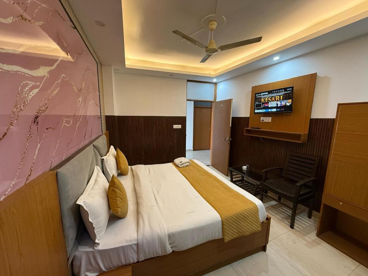 King Plaza 3* New Delhi