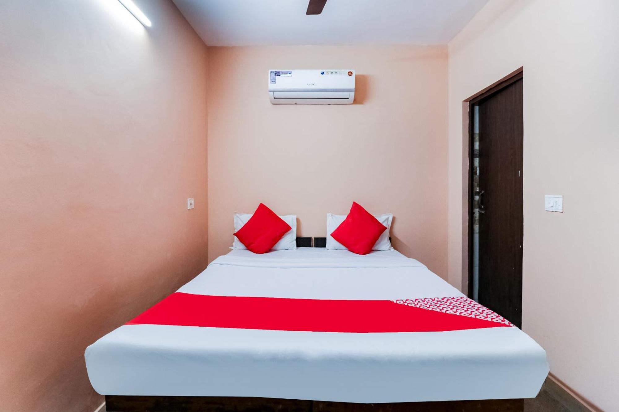 Hotel O Bansal 3*