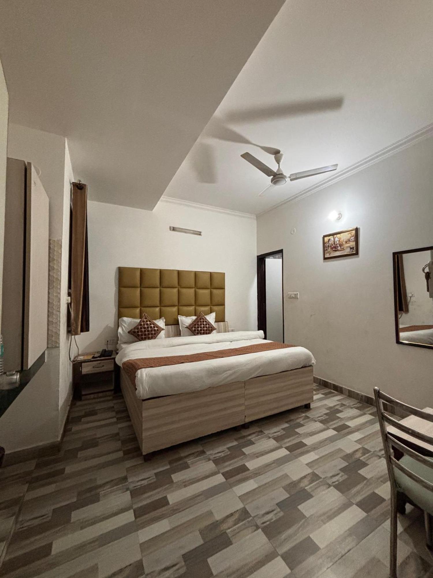 Hotel Clink Airport House -new Delhi Nova Deli