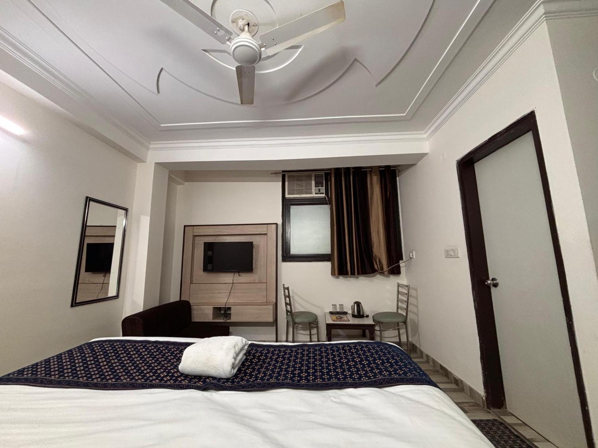 Clink Airport House -new Delhi 3*