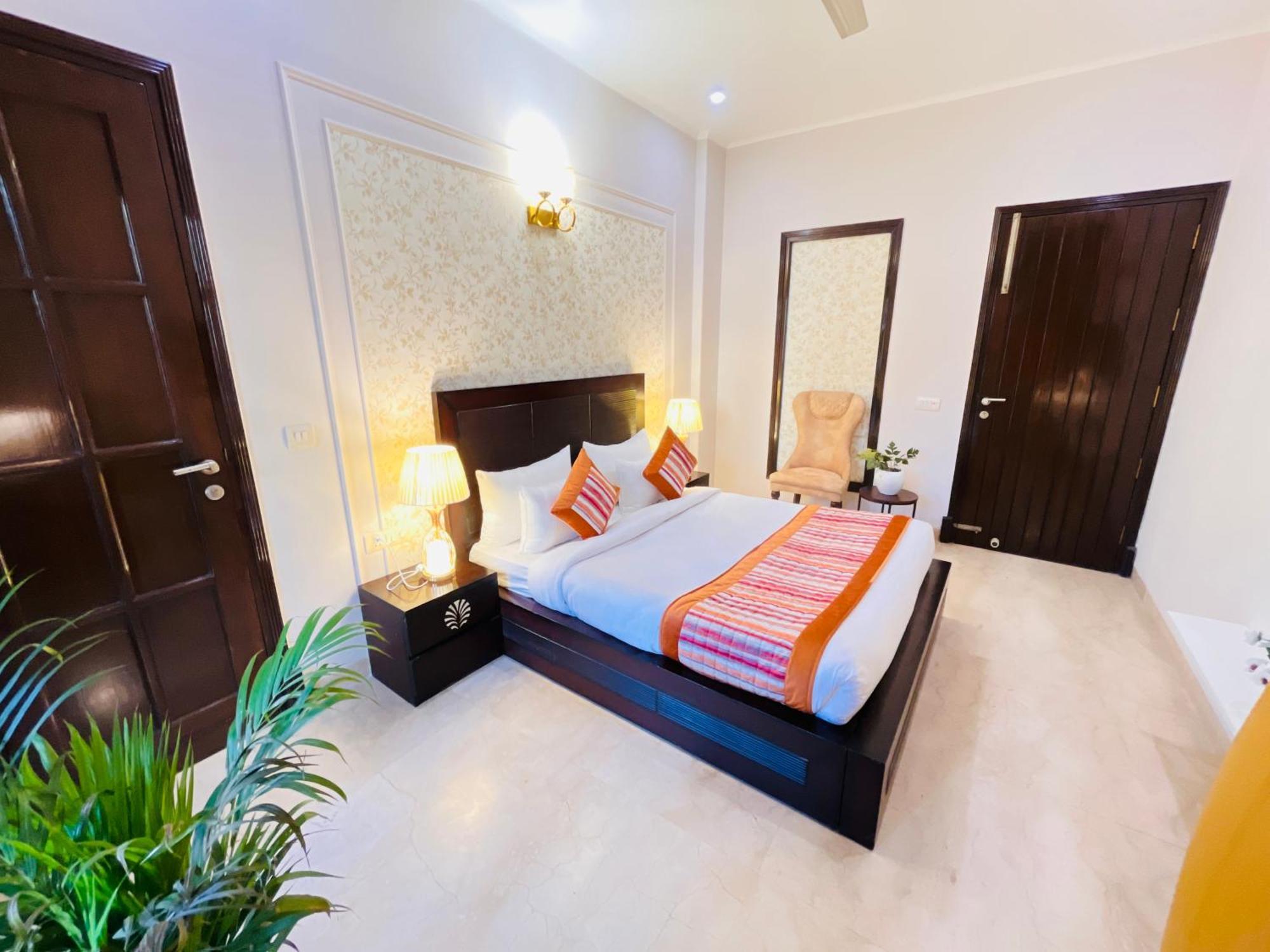 Hotel The South Manor Residency Near Aiims Hospital New Delhi