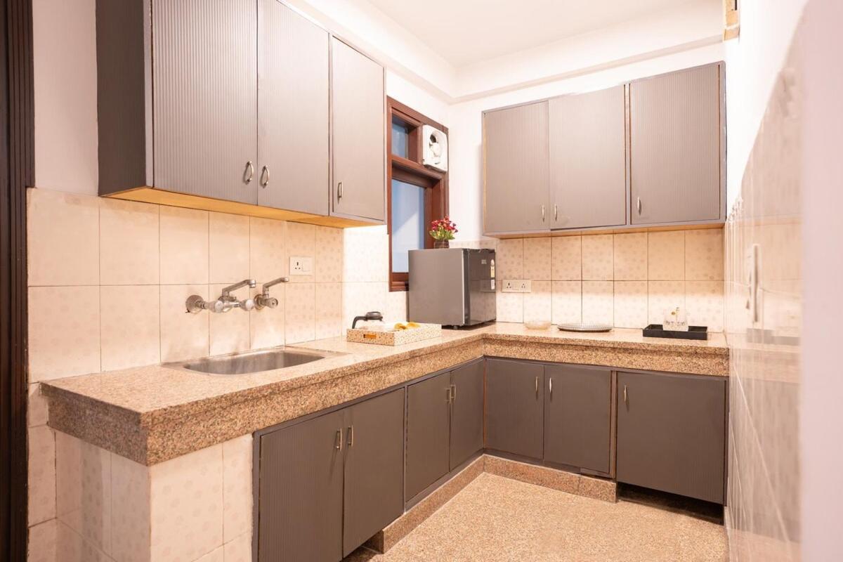 Apartment In The Heart Of South Delhi *