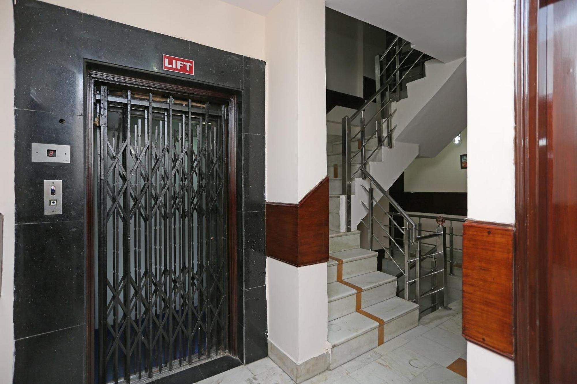 Hotel O Gold Palace New Delhi