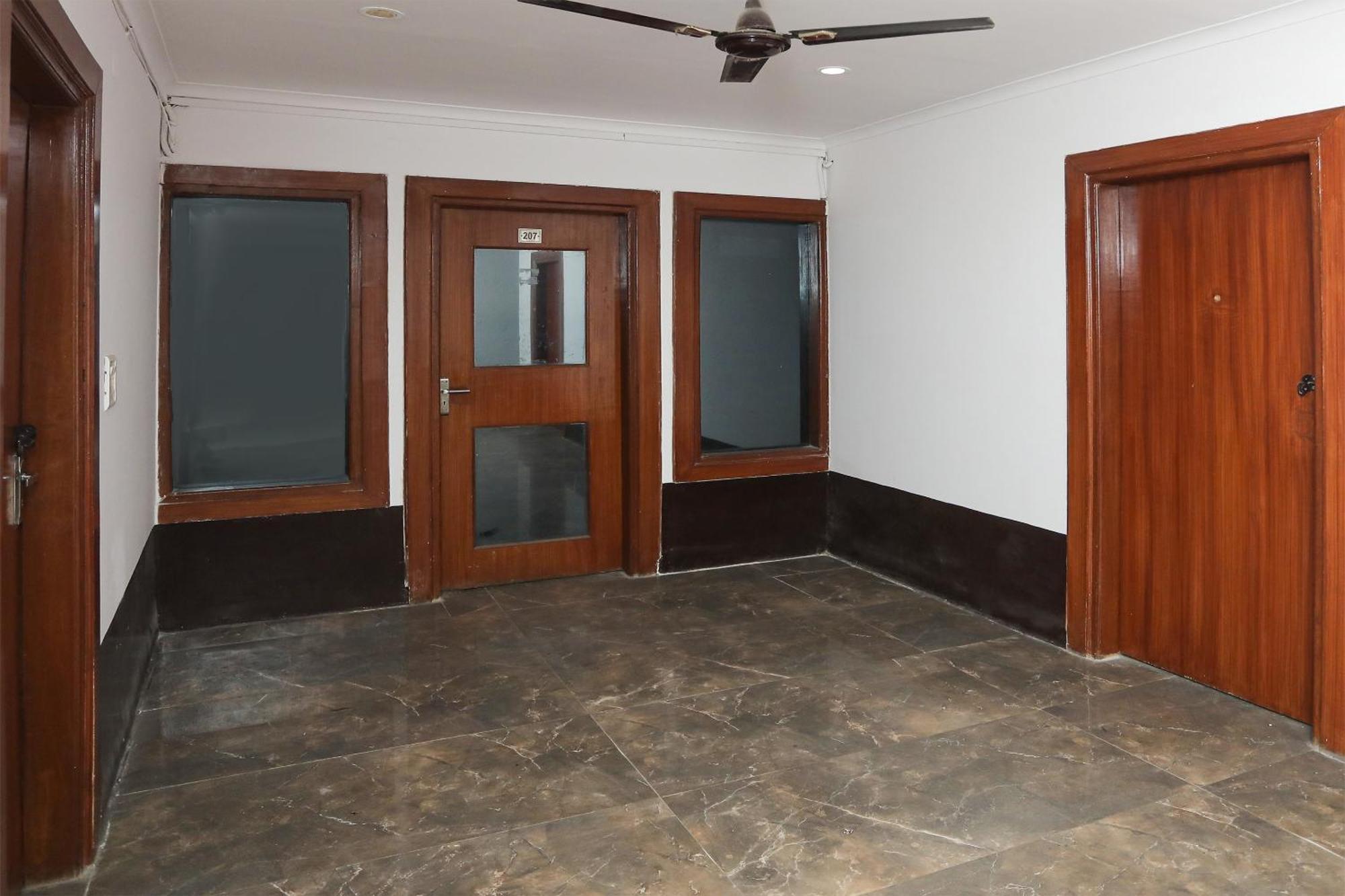 O Ocean Blue Residency Near Vs Mall Hotel