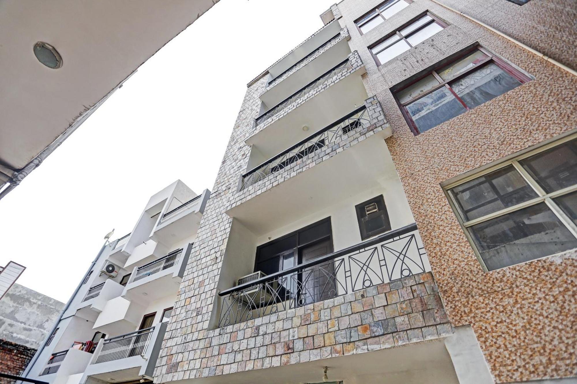 Collection O Agniv Residency Near Saket Metro 4* Nova Deli