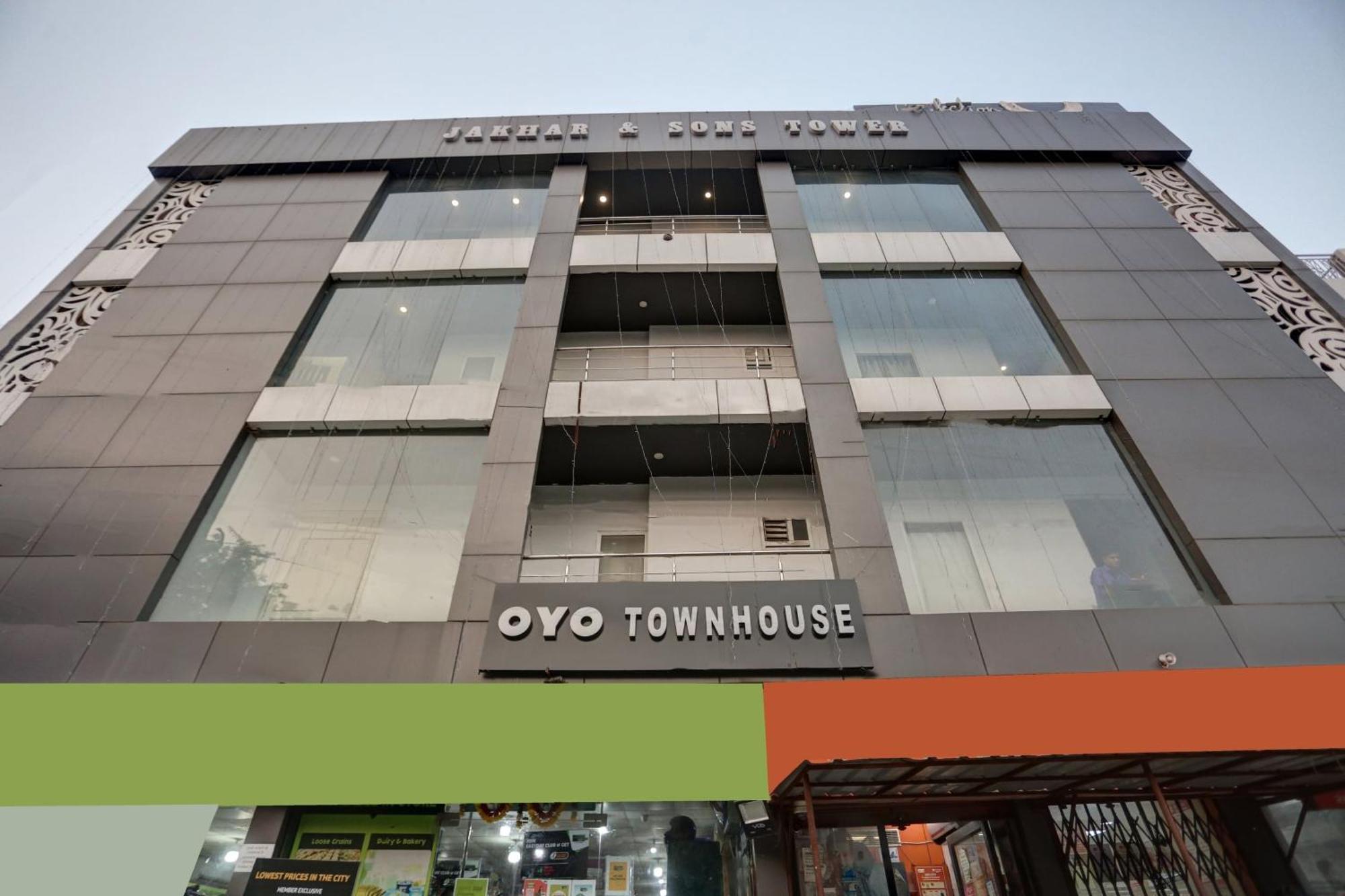 Hotel Townhouse Nangal Raya Pankha Road 4*