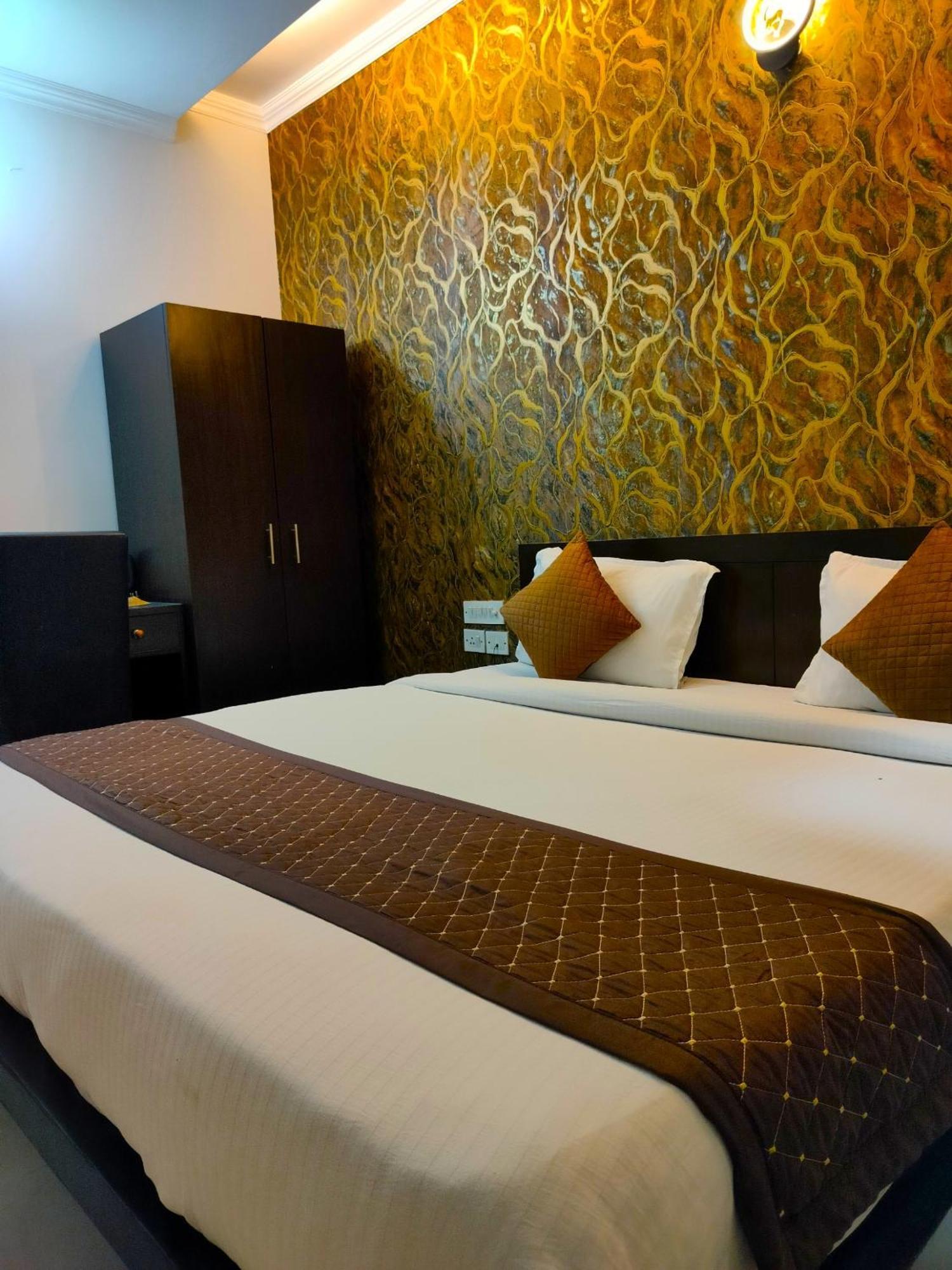 Jad Residency Airport Bed & Breakfast *