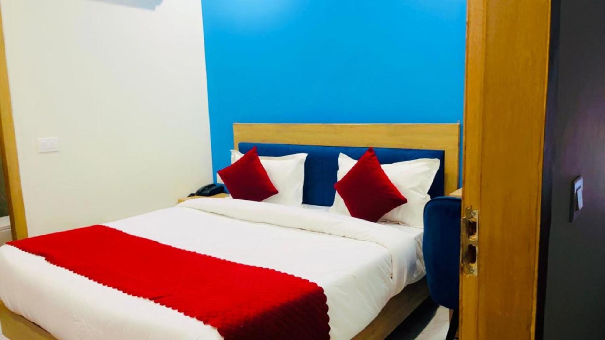 Hotel The Rise At Delhi Airport Nova Deli
