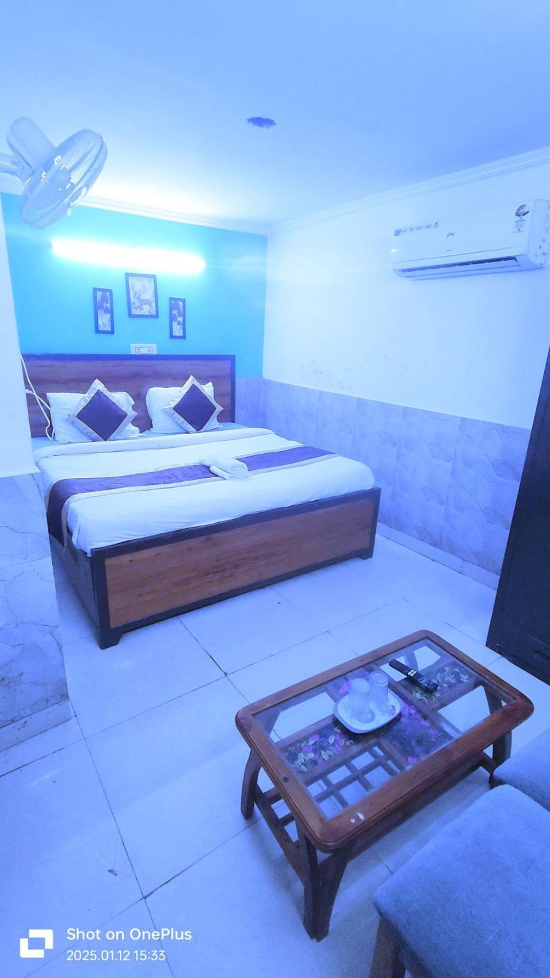 Super Hotel Royal Inn Satya Niketan - Couple Friendly New Delhi