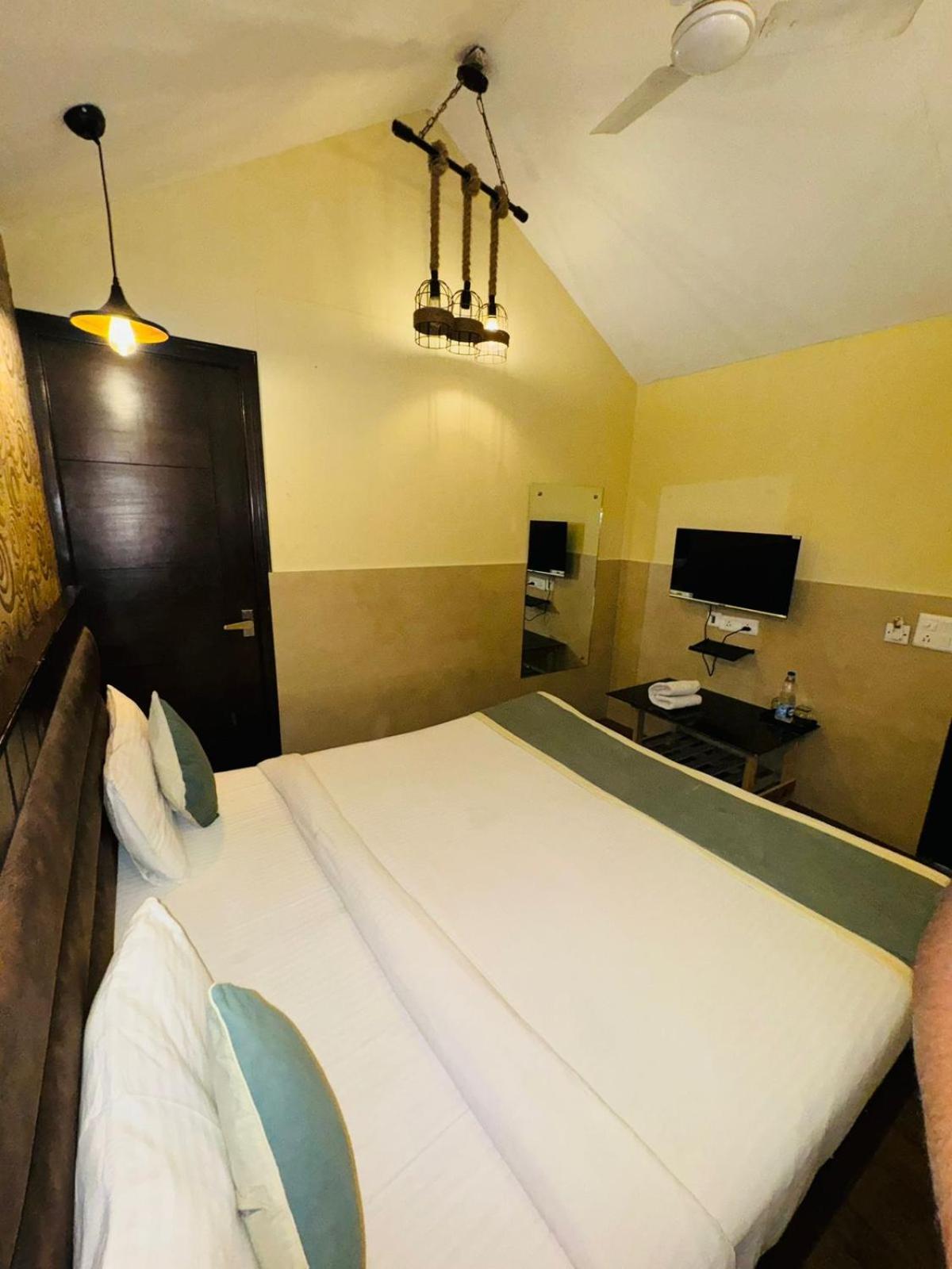 Apartment Gera - Kalka Ji New Delhi