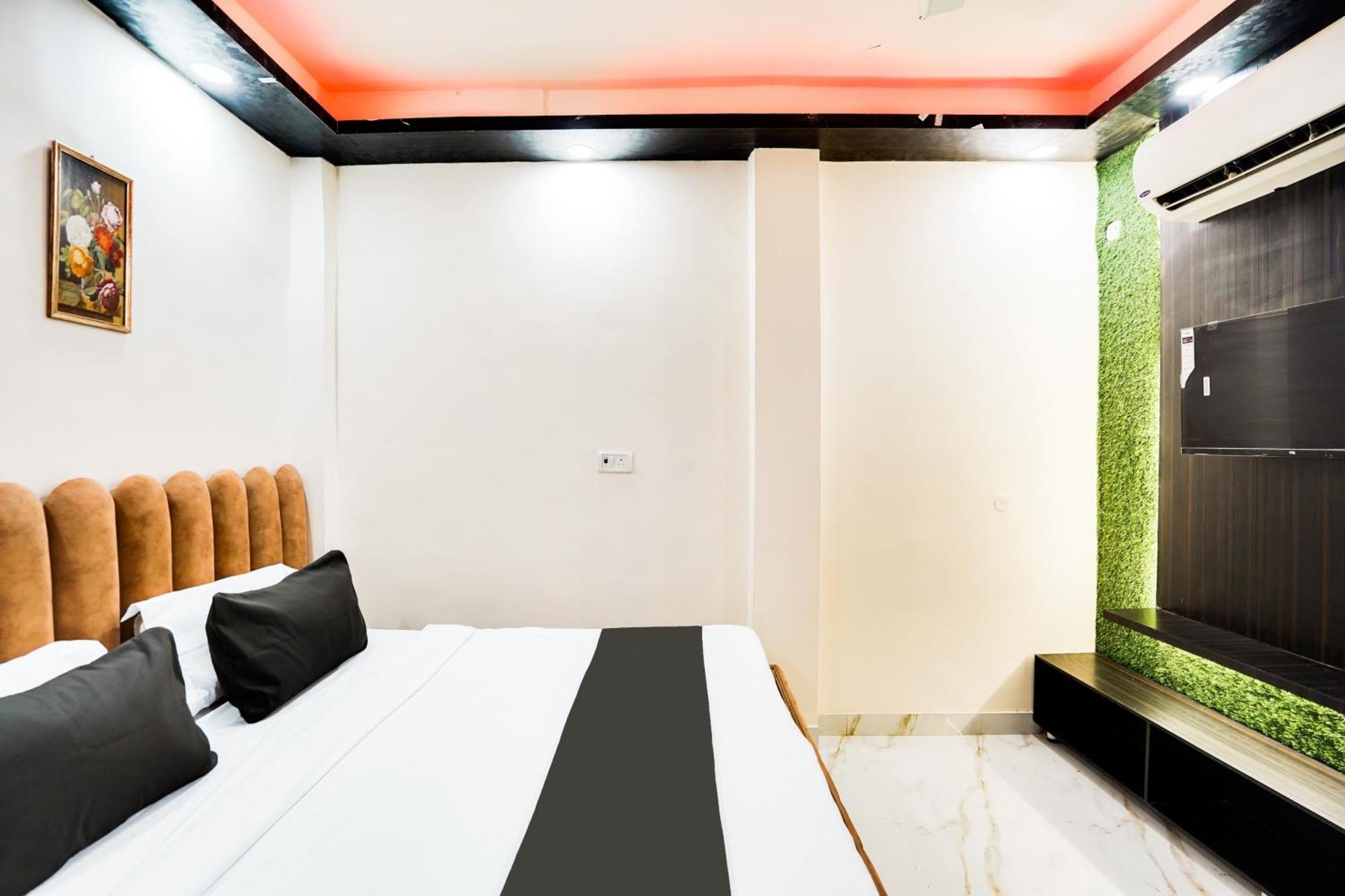 Hotel O Happy 3*