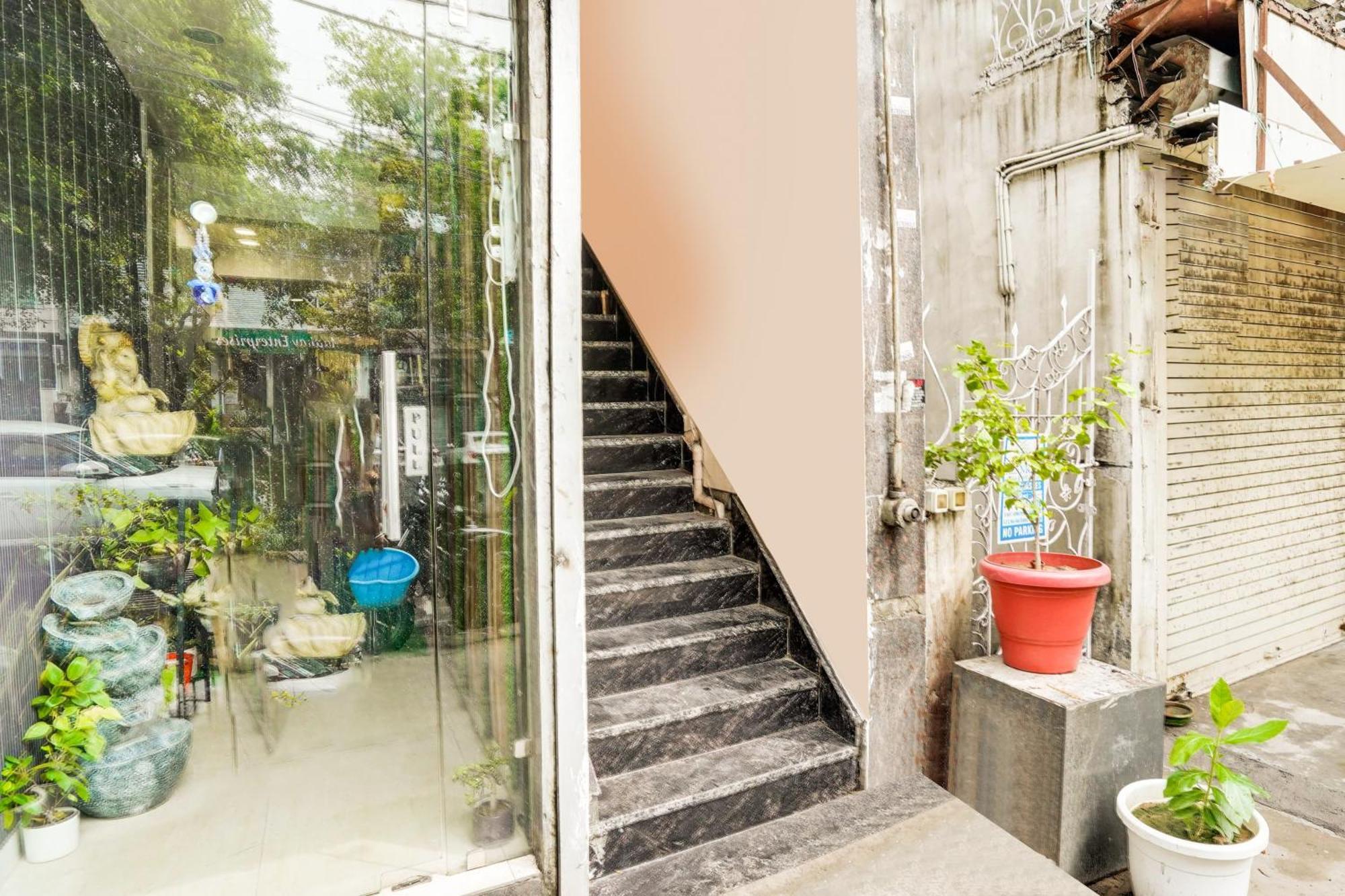 Hotel O Happy New Delhi