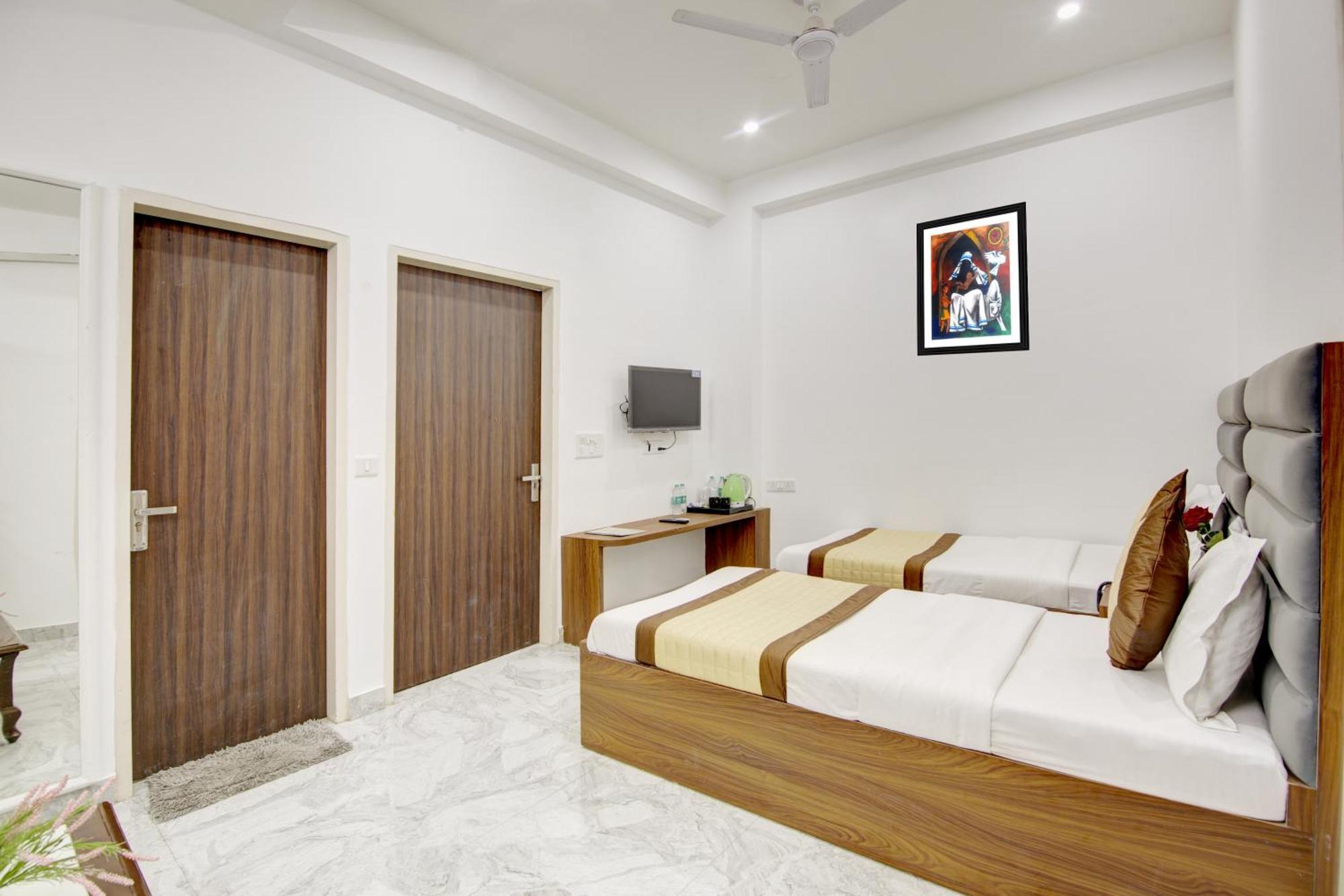 S B Inn-near Train Station Albergue *
