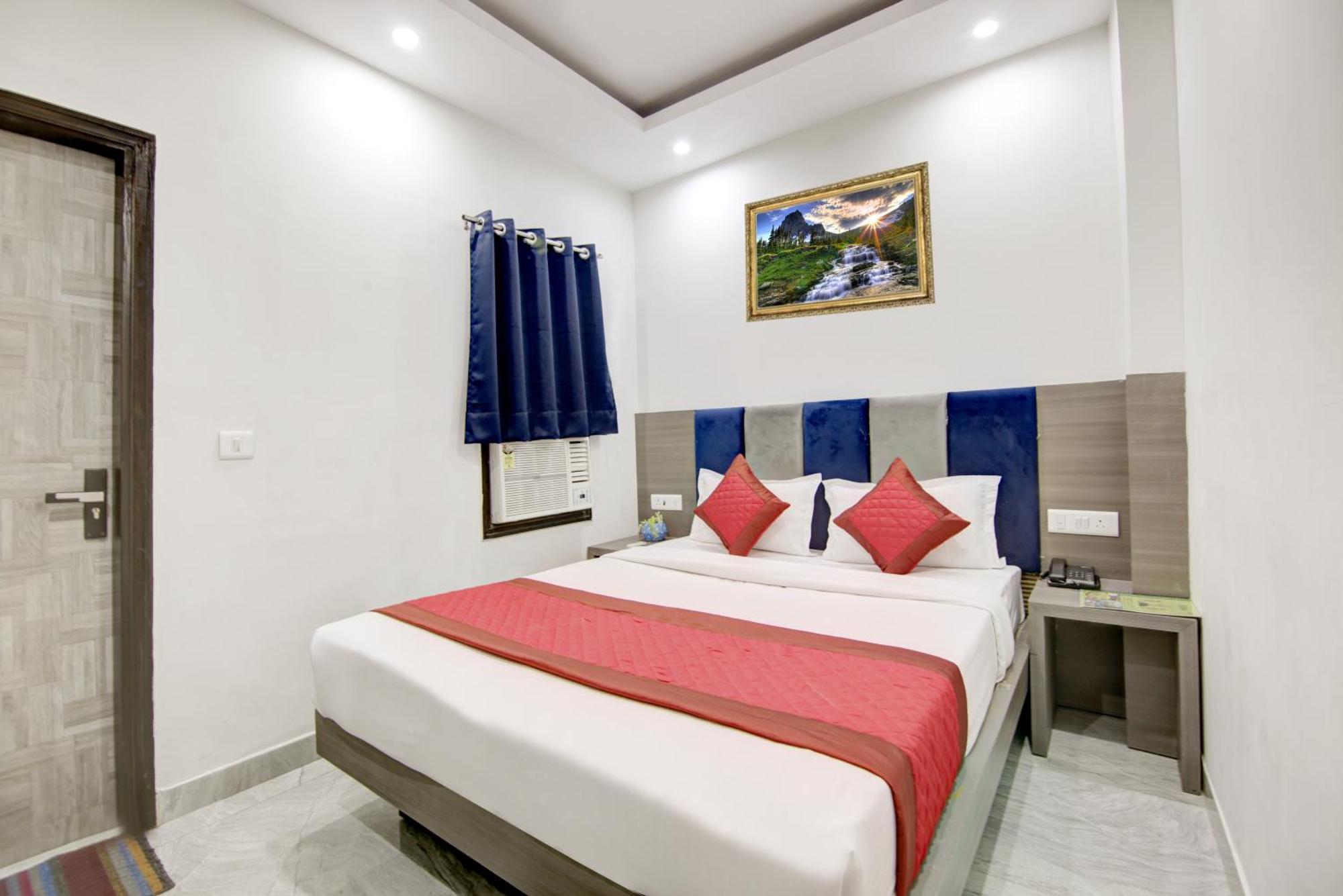 S B Inn-near Train Station Albergue