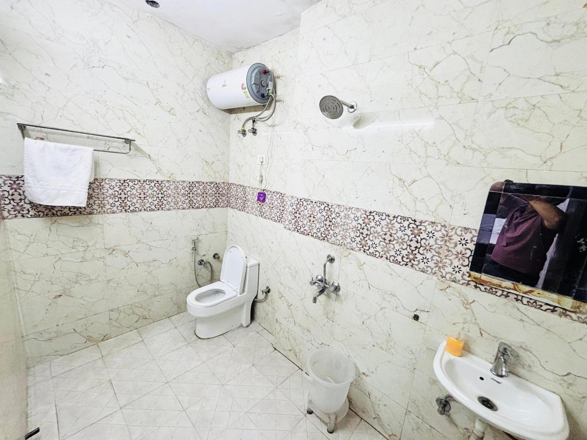 Hotel Nizamuddin Fab New Delhi