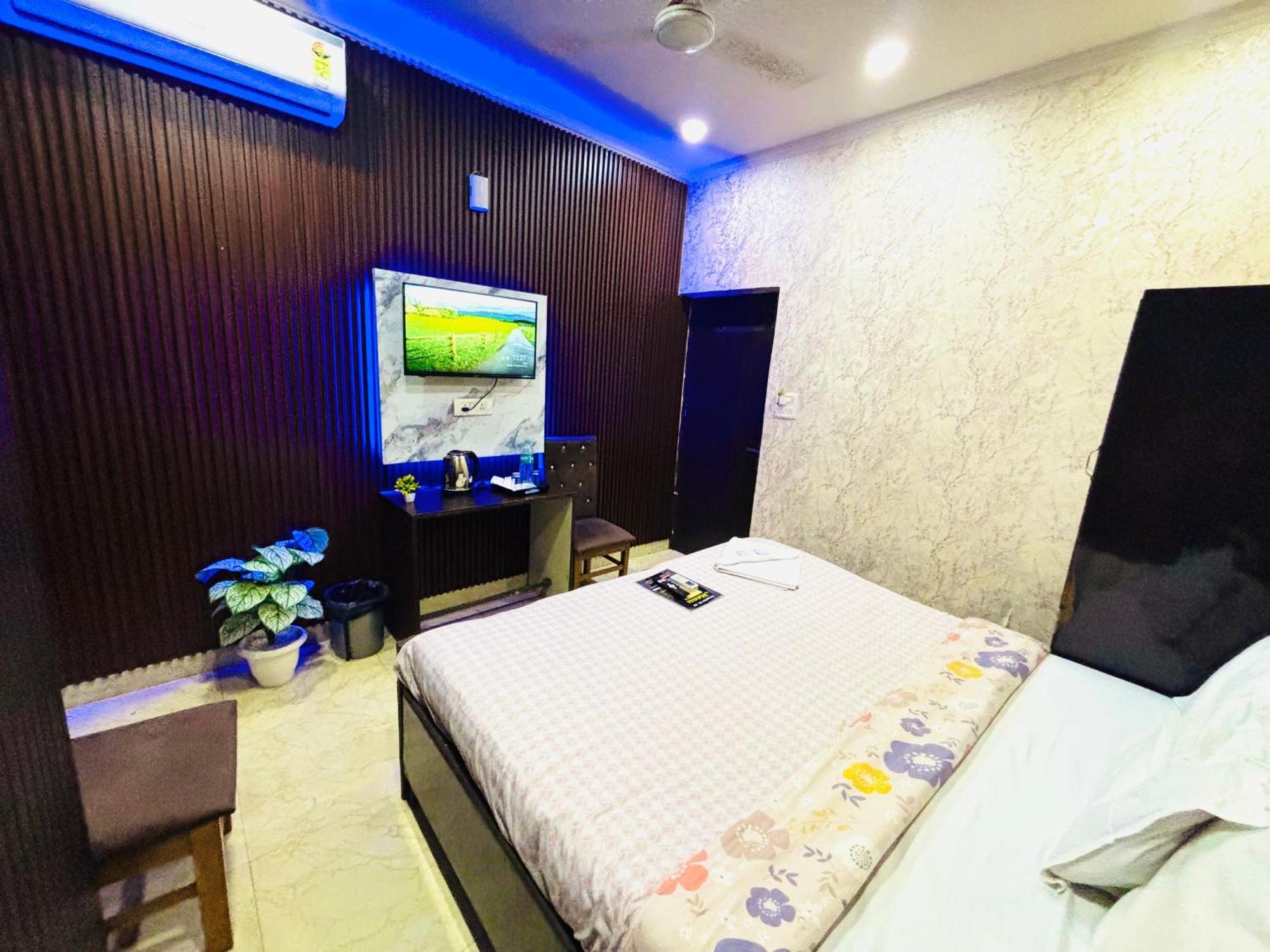 Hotel Nizamuddin Fab New Delhi