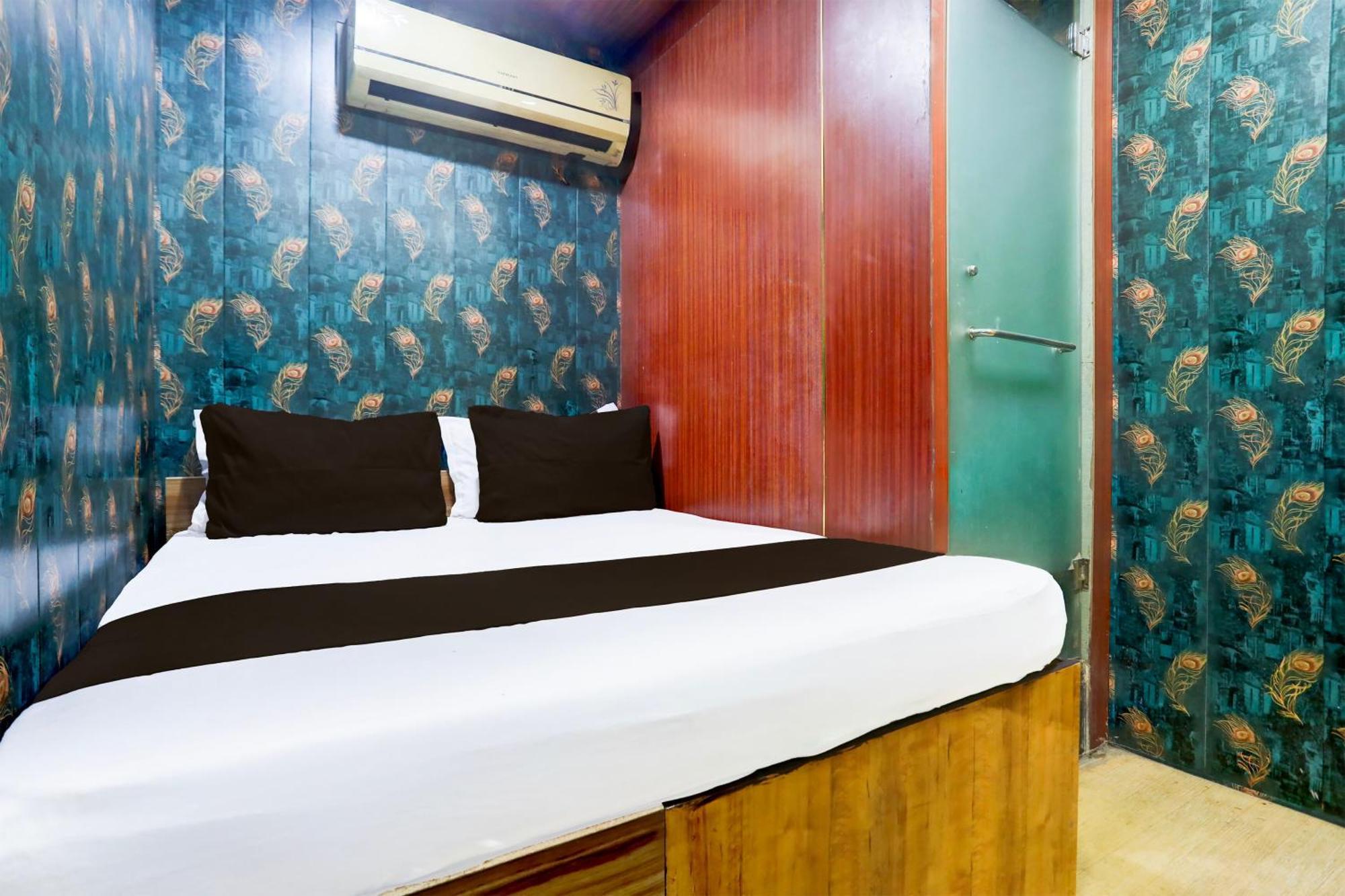 83013 O A K Residency New Delhi