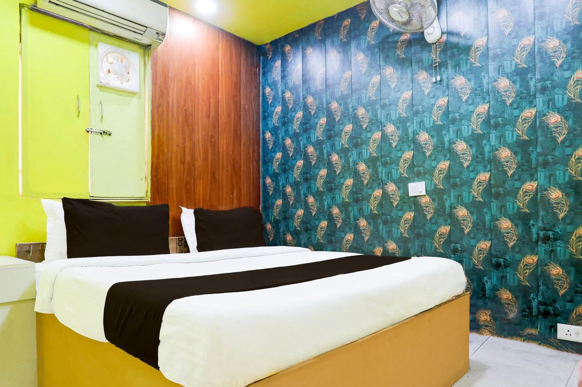 83013 O A K Residency Hotel 3*