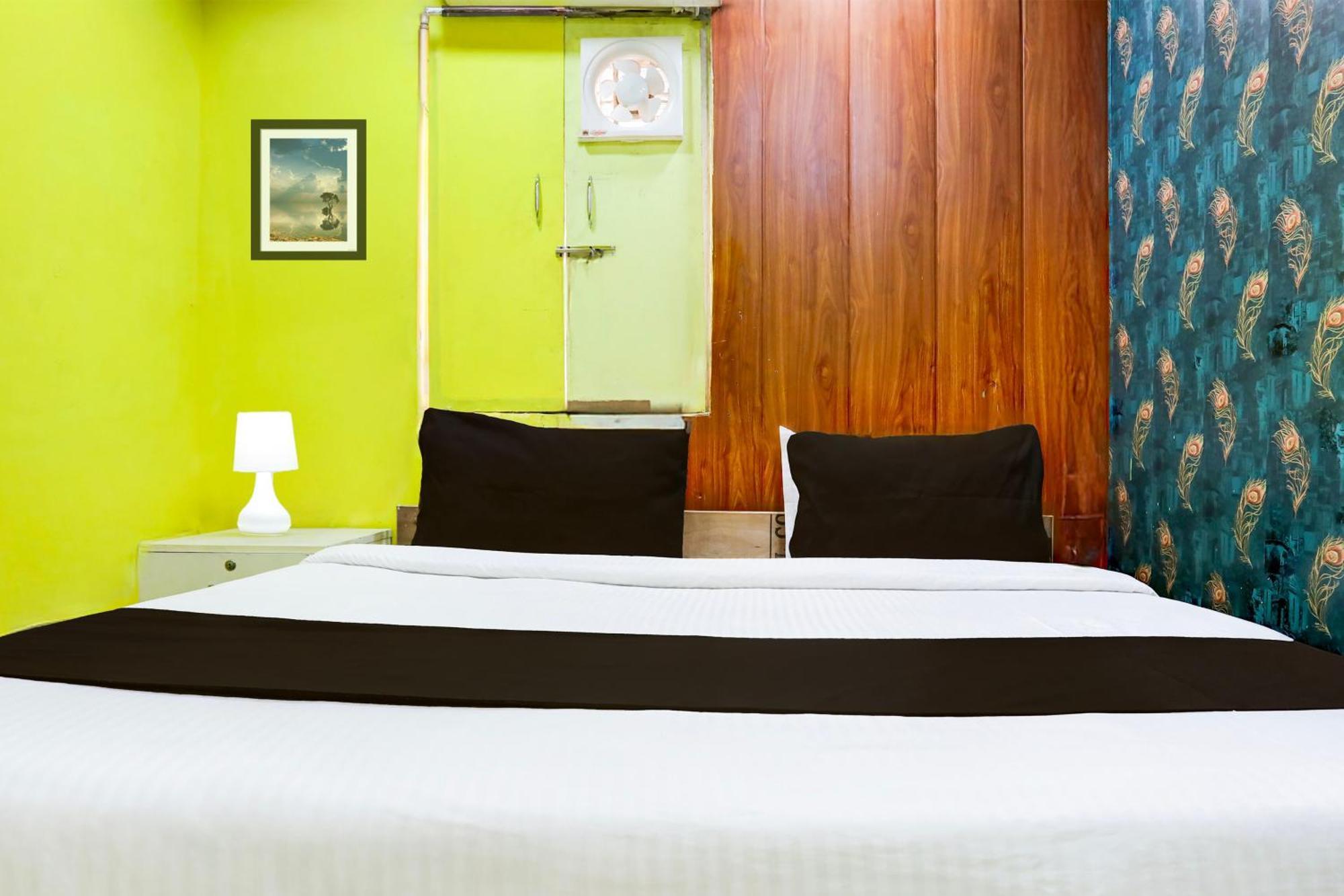 83013 O A K Residency Hotel 3*