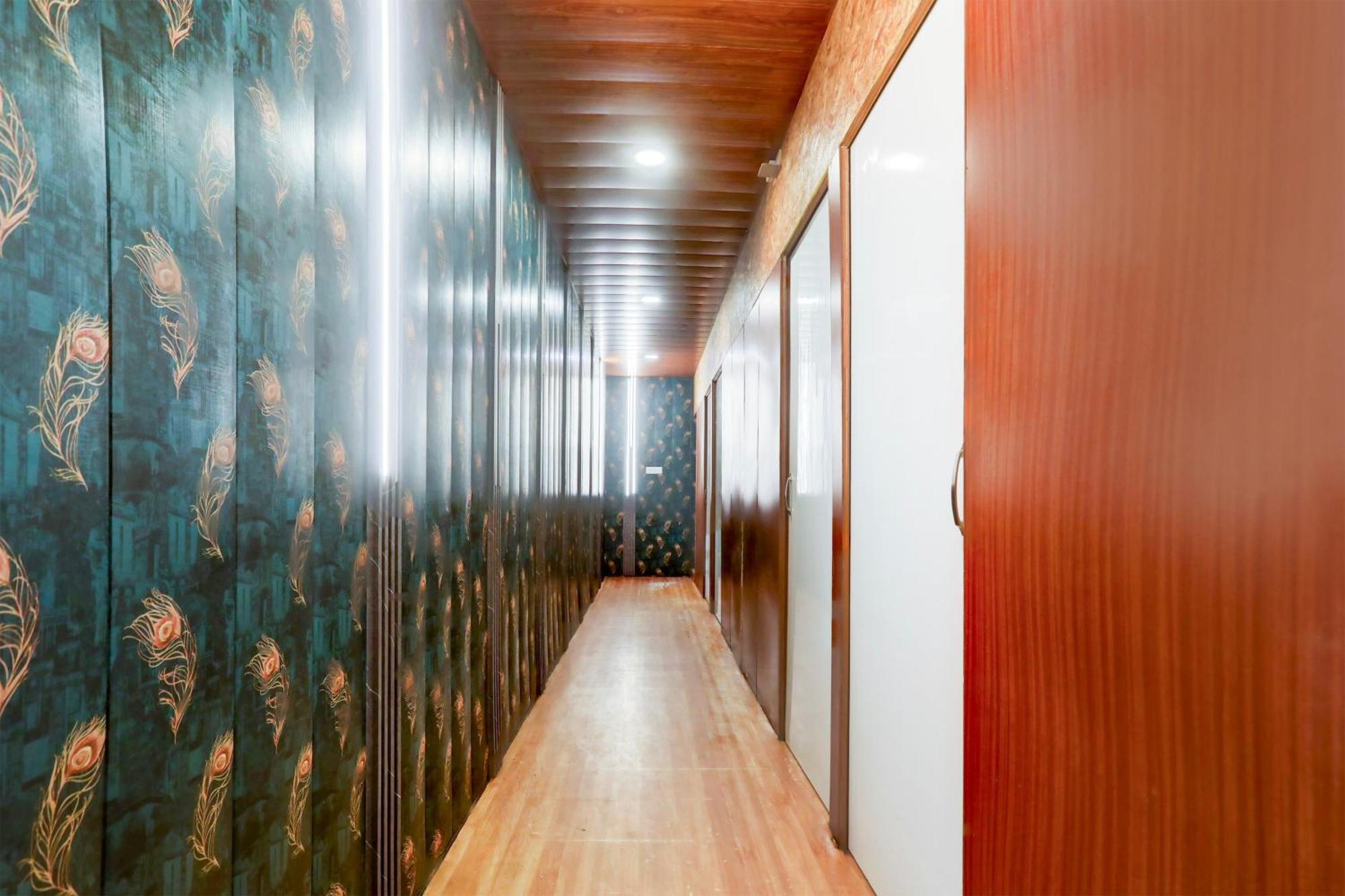 Hotel 83013 O A K Residency 3*