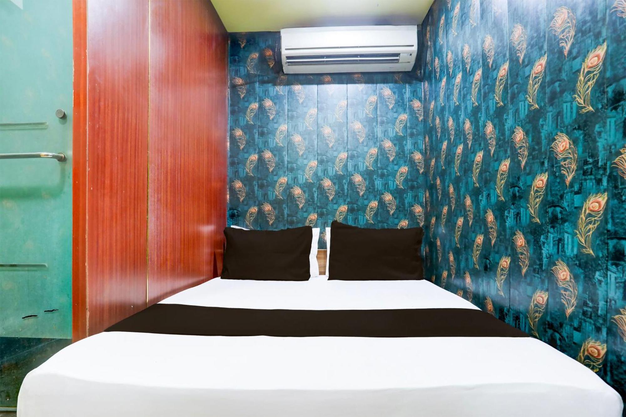 83013 O A K Residency Hotel New Delhi