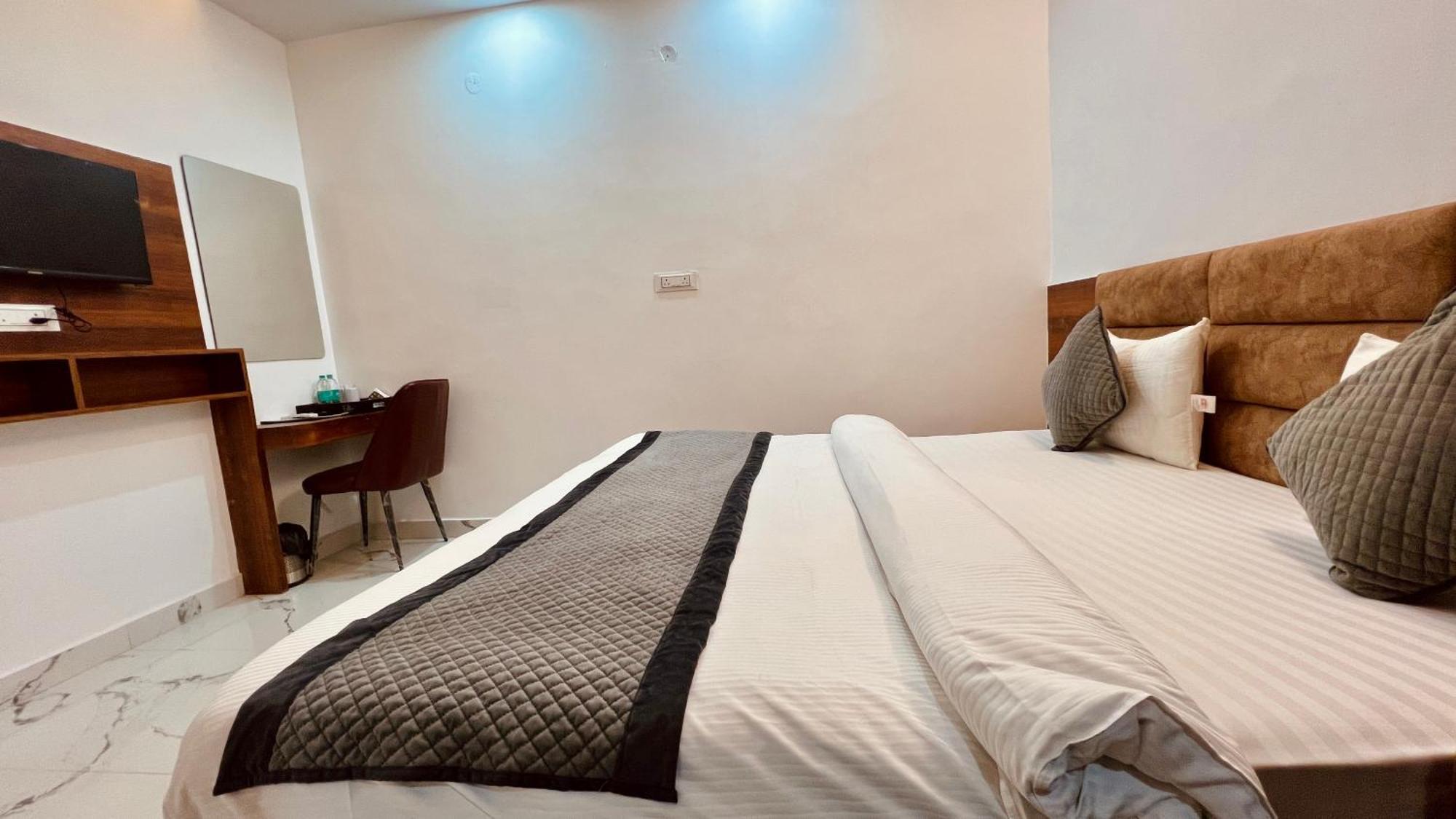 Aerovilla By Jmd Group Bed & Breakfast 3*