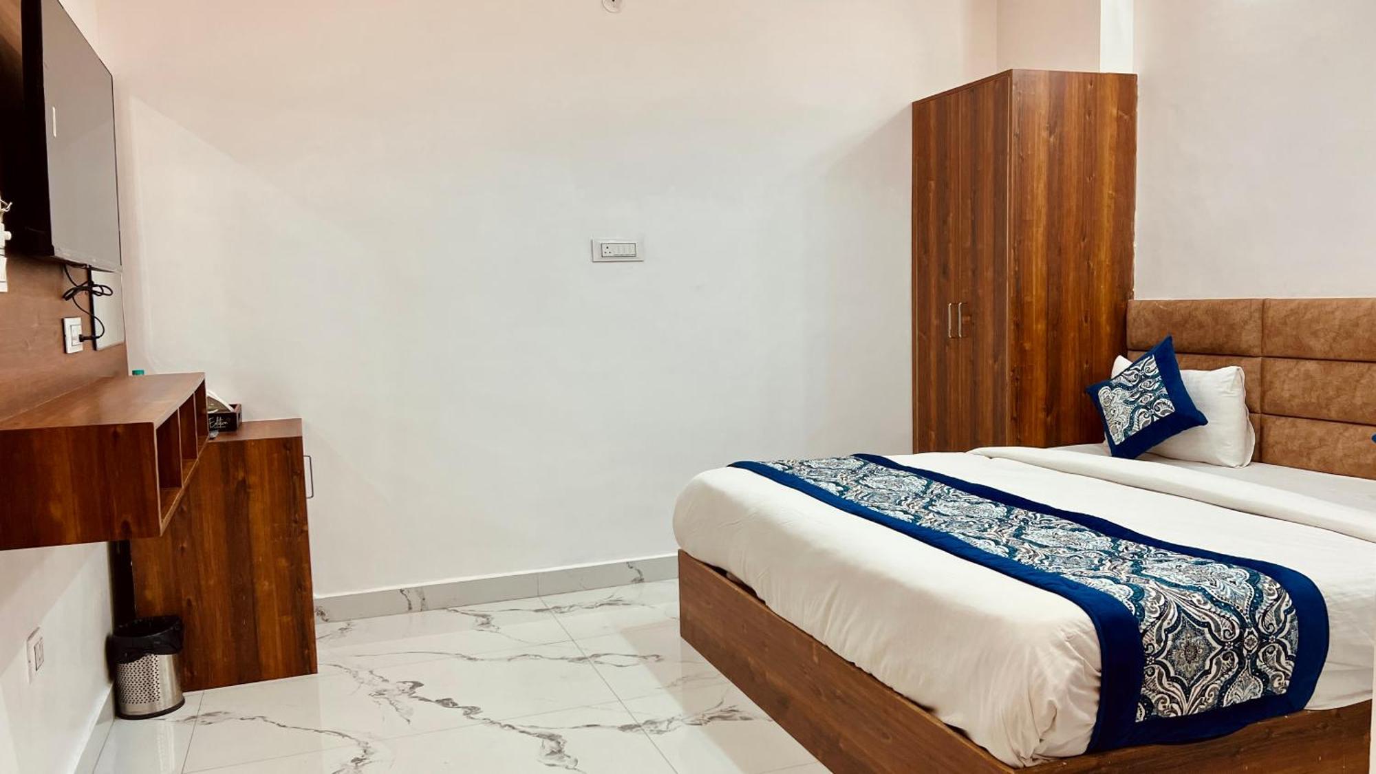 Bed & Breakfast Aerovilla By Jmd Group New Delhi