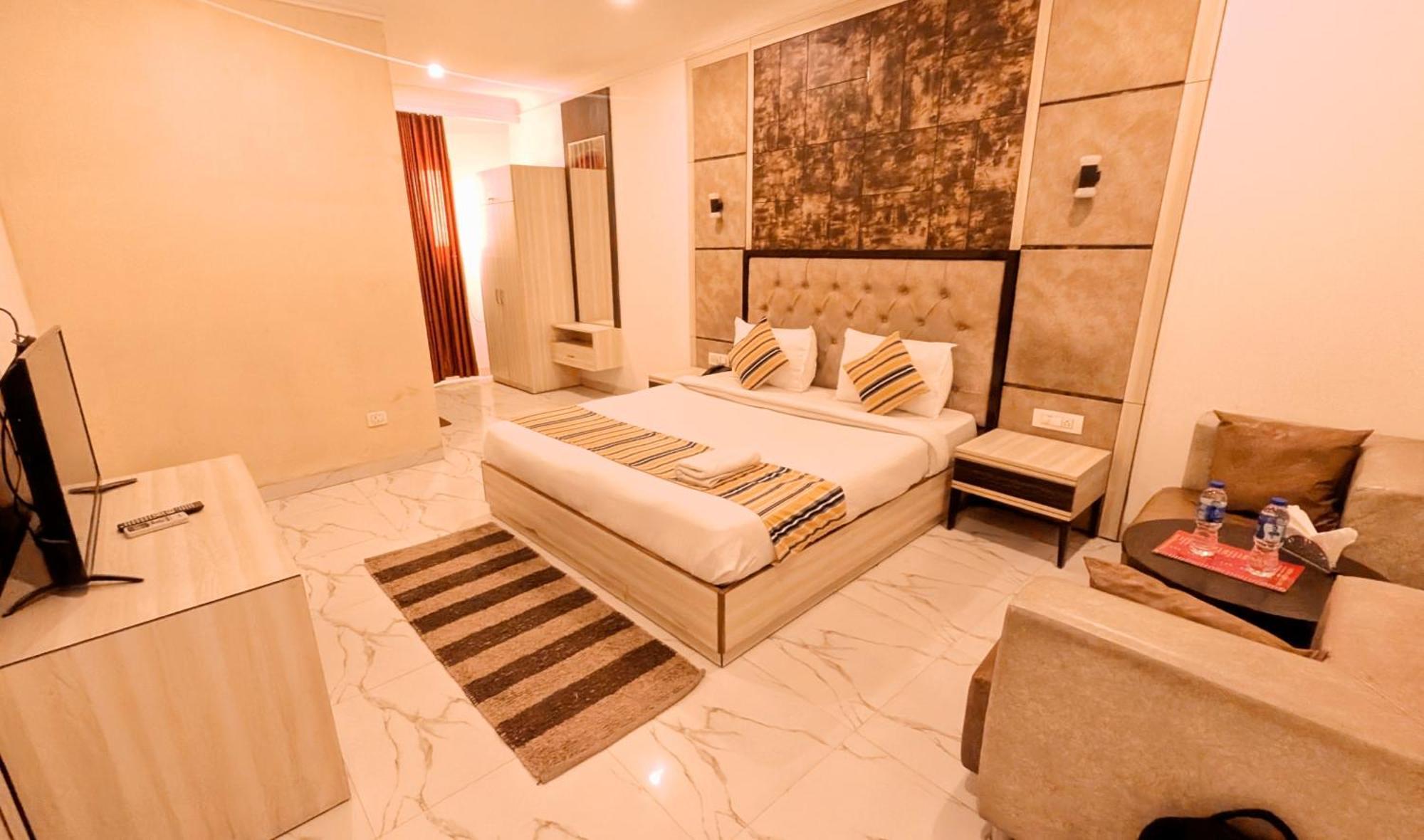 Almora By Almati Group - Near Delhi International Airport With - Free Airport Drop Hotel New Delhi