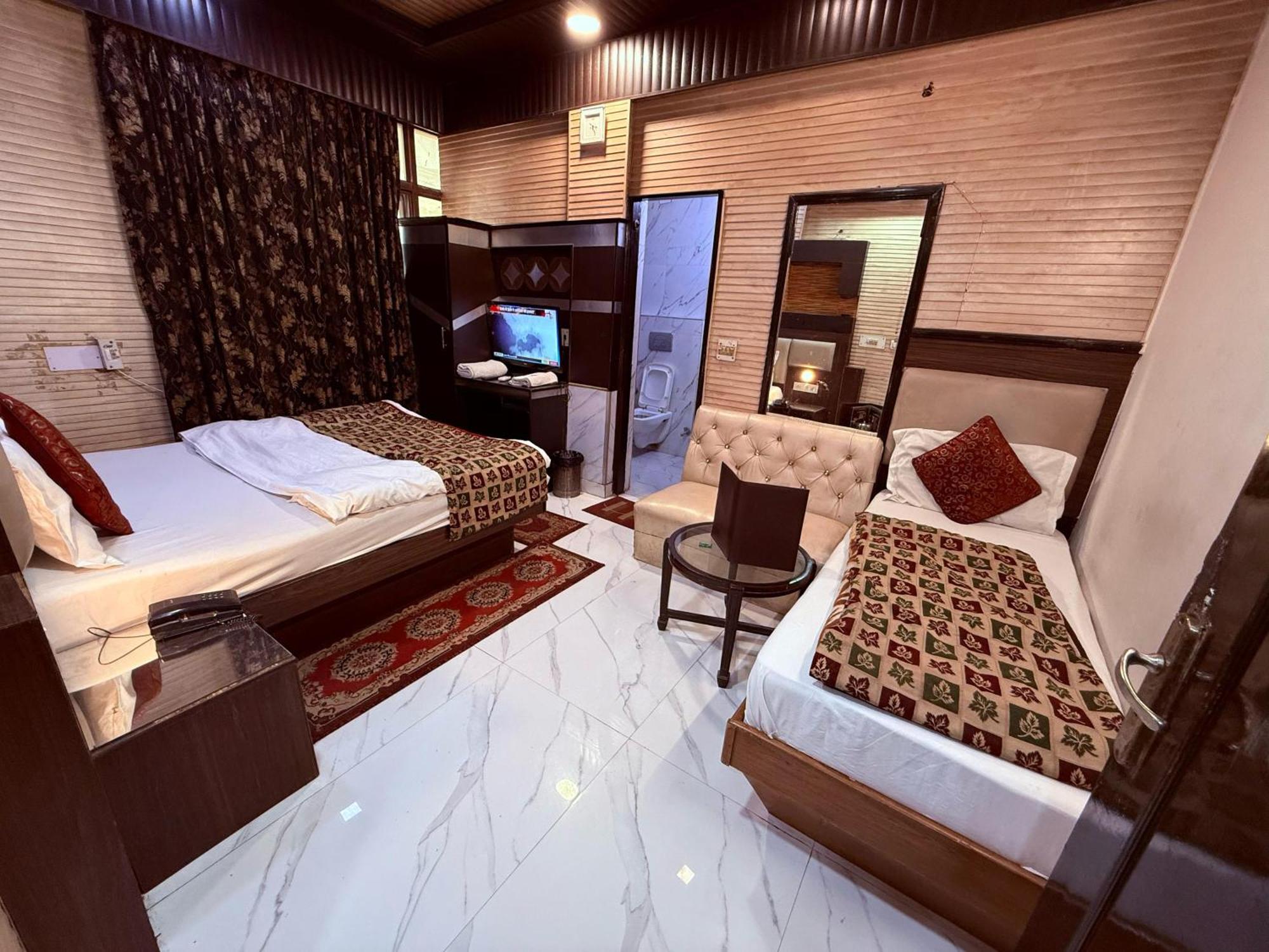 Shiva Intercontinental -new Delhi Railway Station Hotel New Delhi