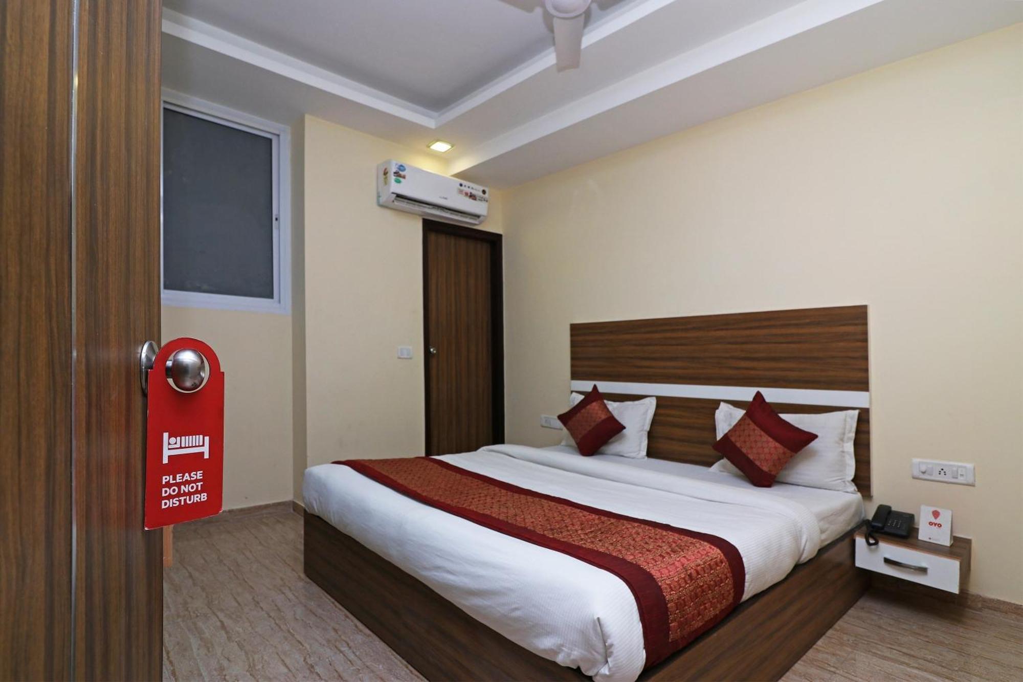 Hotel Collection O Nandgiri New Delhi