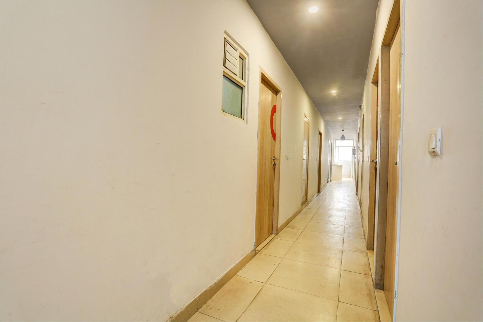 Hotel O Dwarka Mor Metro