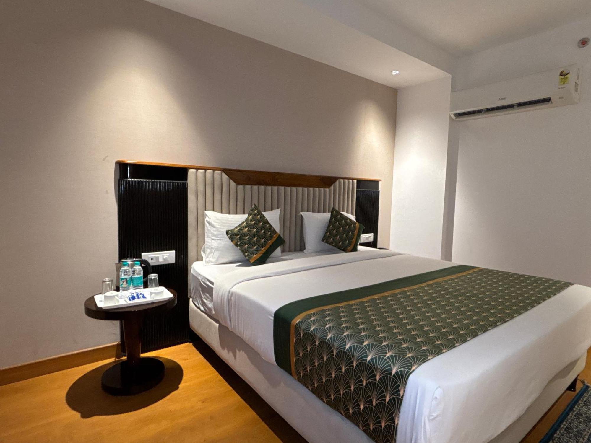 Hotel Arch The Lohias 4*
