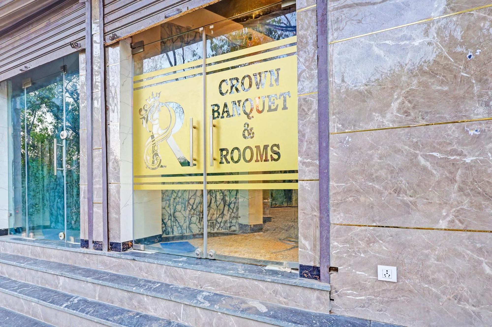 O Crown Hotel *