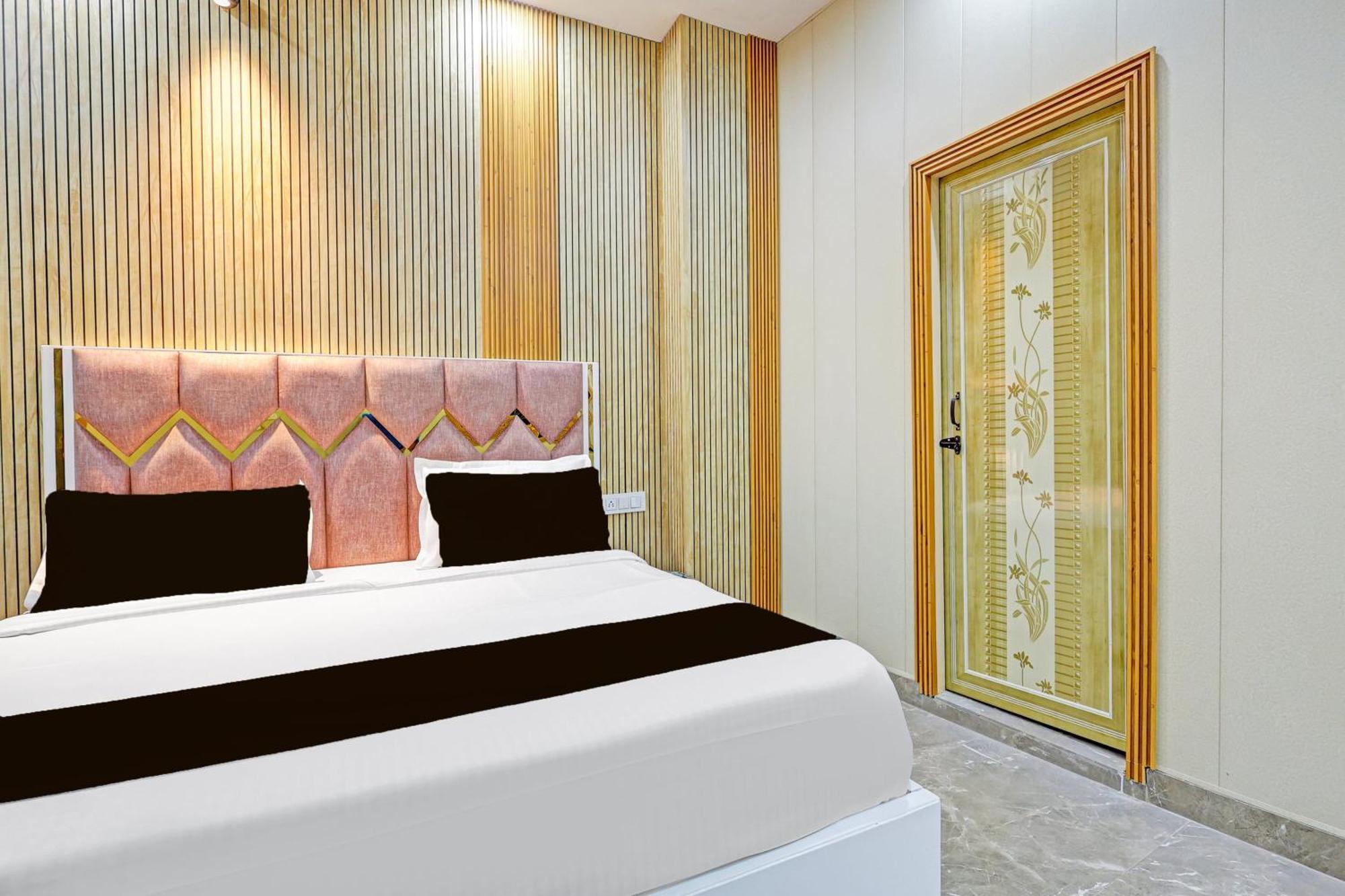 O Crown New Delhi