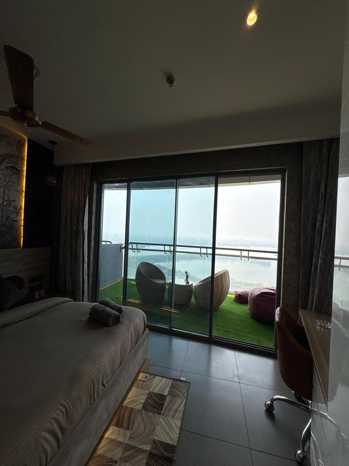 Luxury Lagoon By La Fausto * New Delhi