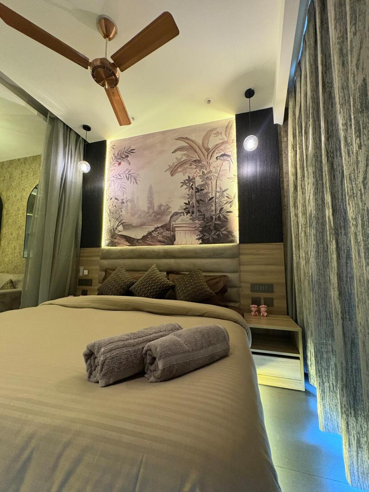 Luxury Lagoon By La Fausto Apartment New Delhi