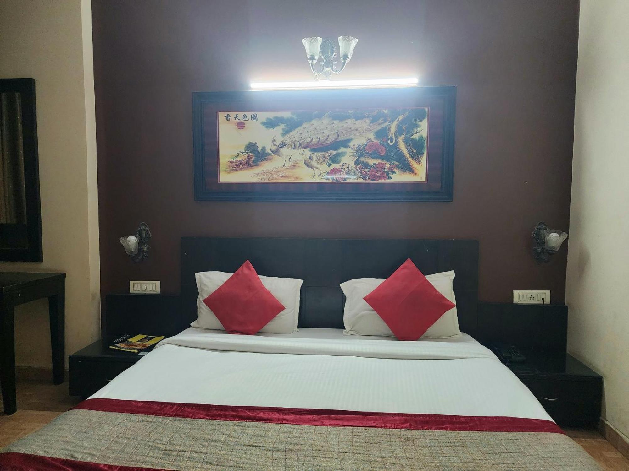 Mid Town Hotel 3*