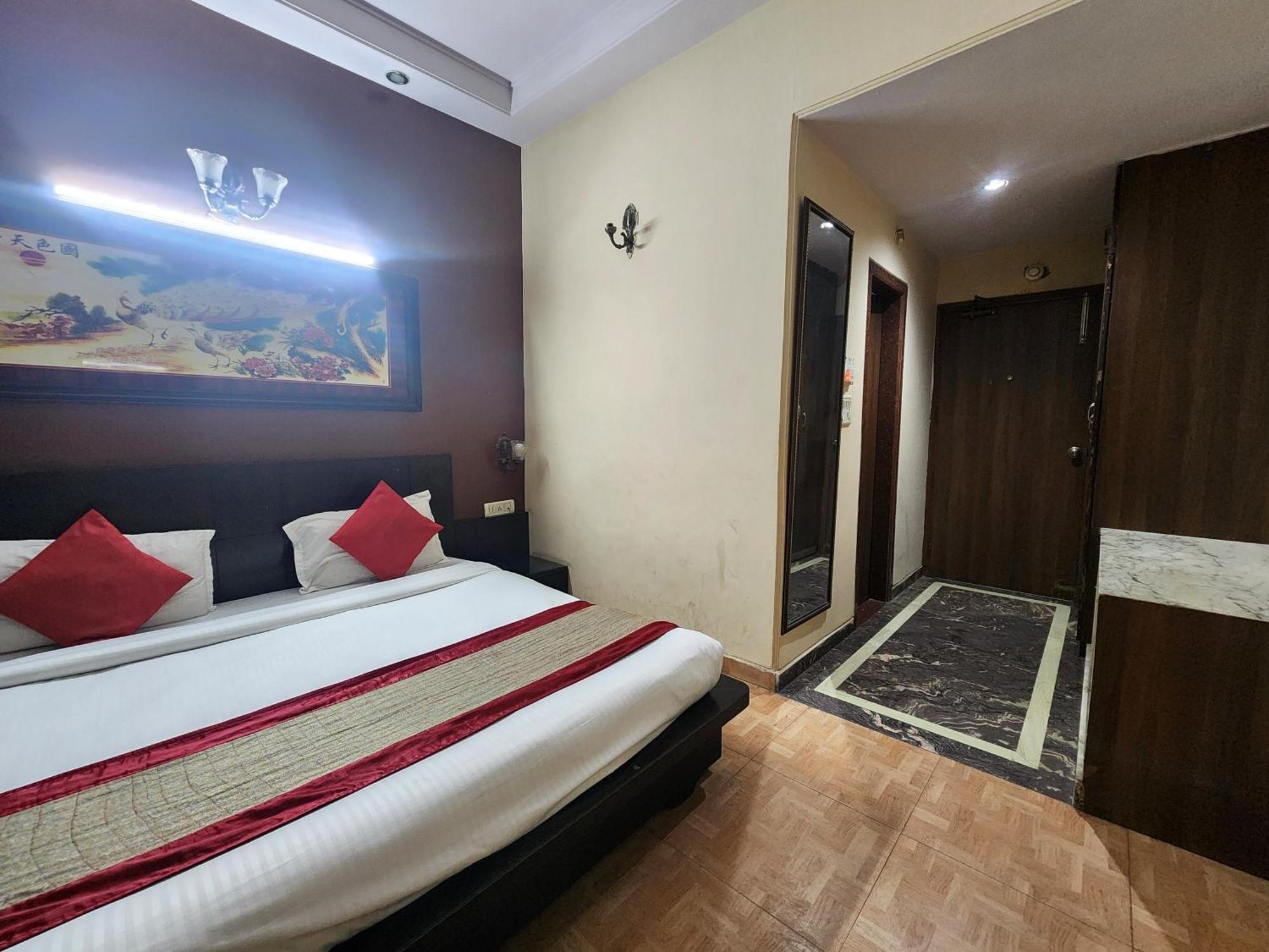Mid Town Hotel 3*