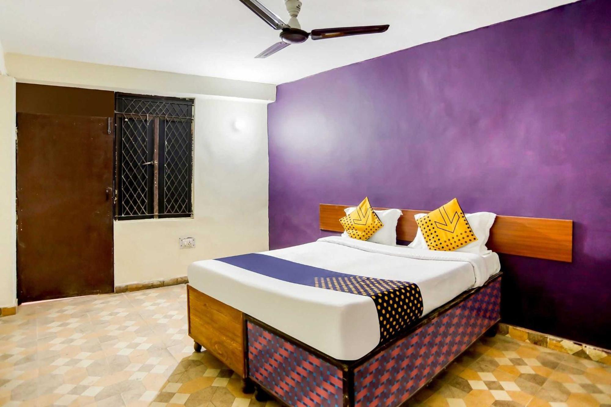 Spot On Harry's 1 Near Select Citywalk Mall New Delhi