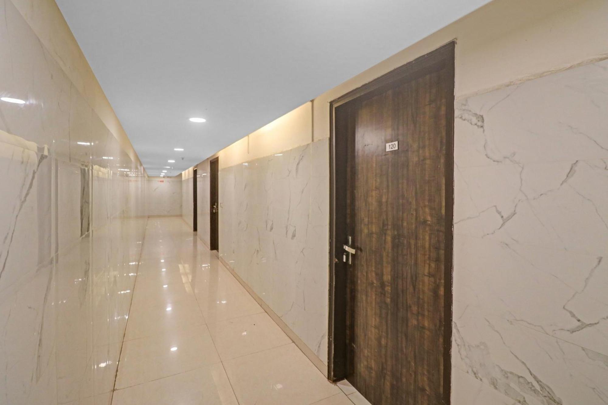 Collection O Seven Heaven Hotel New Delhi