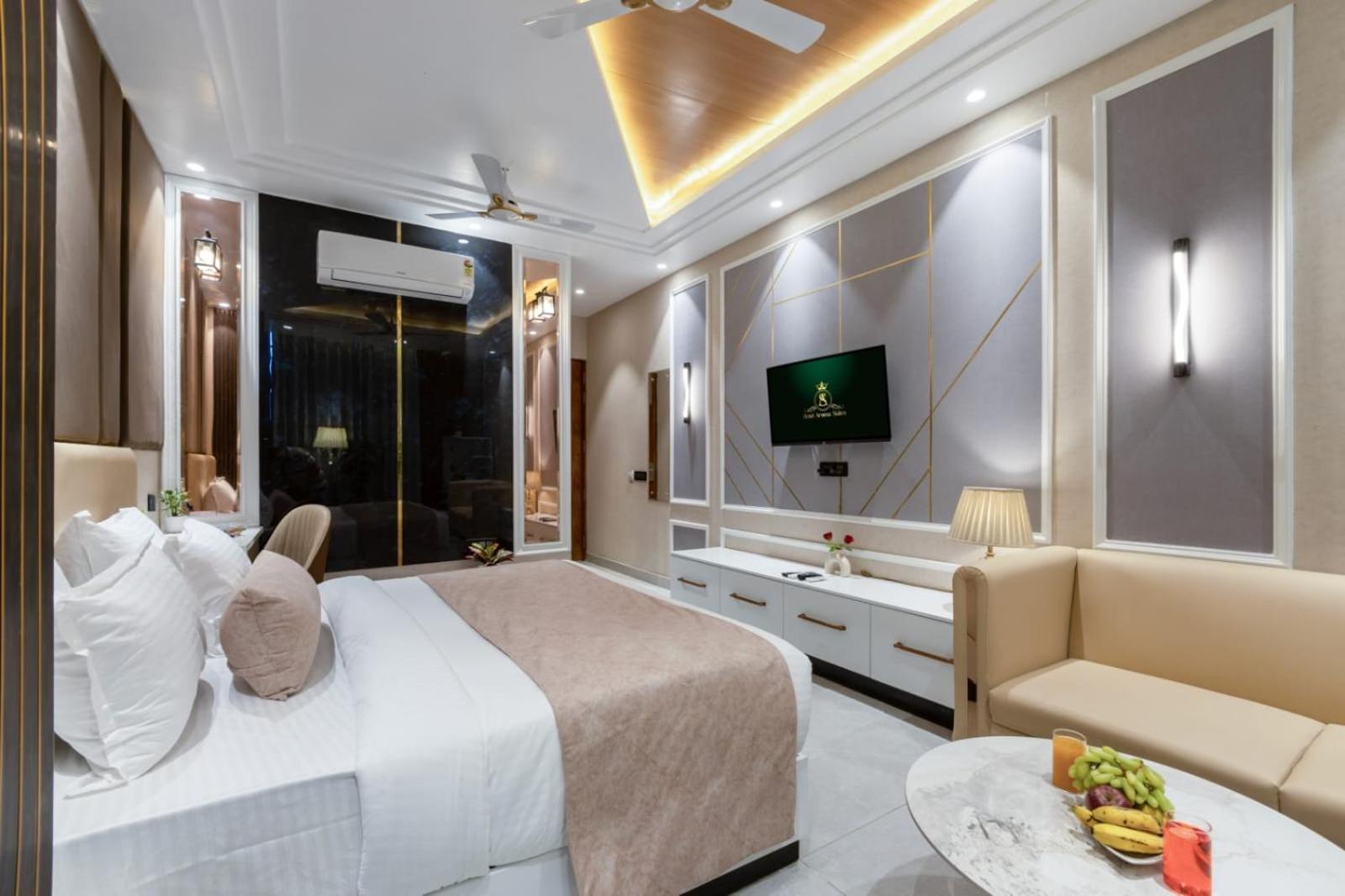 Hotel Aroma Plaza Delhi Airport 4*