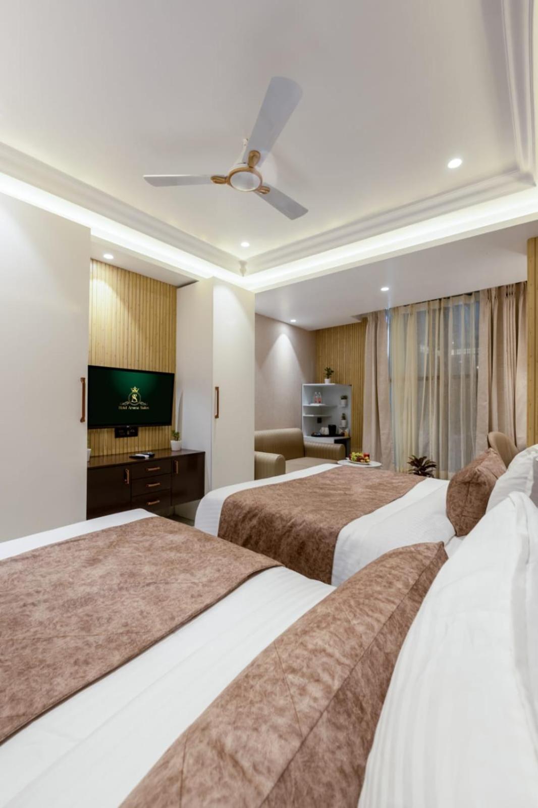 Hotel Aroma Plaza Delhi Airport