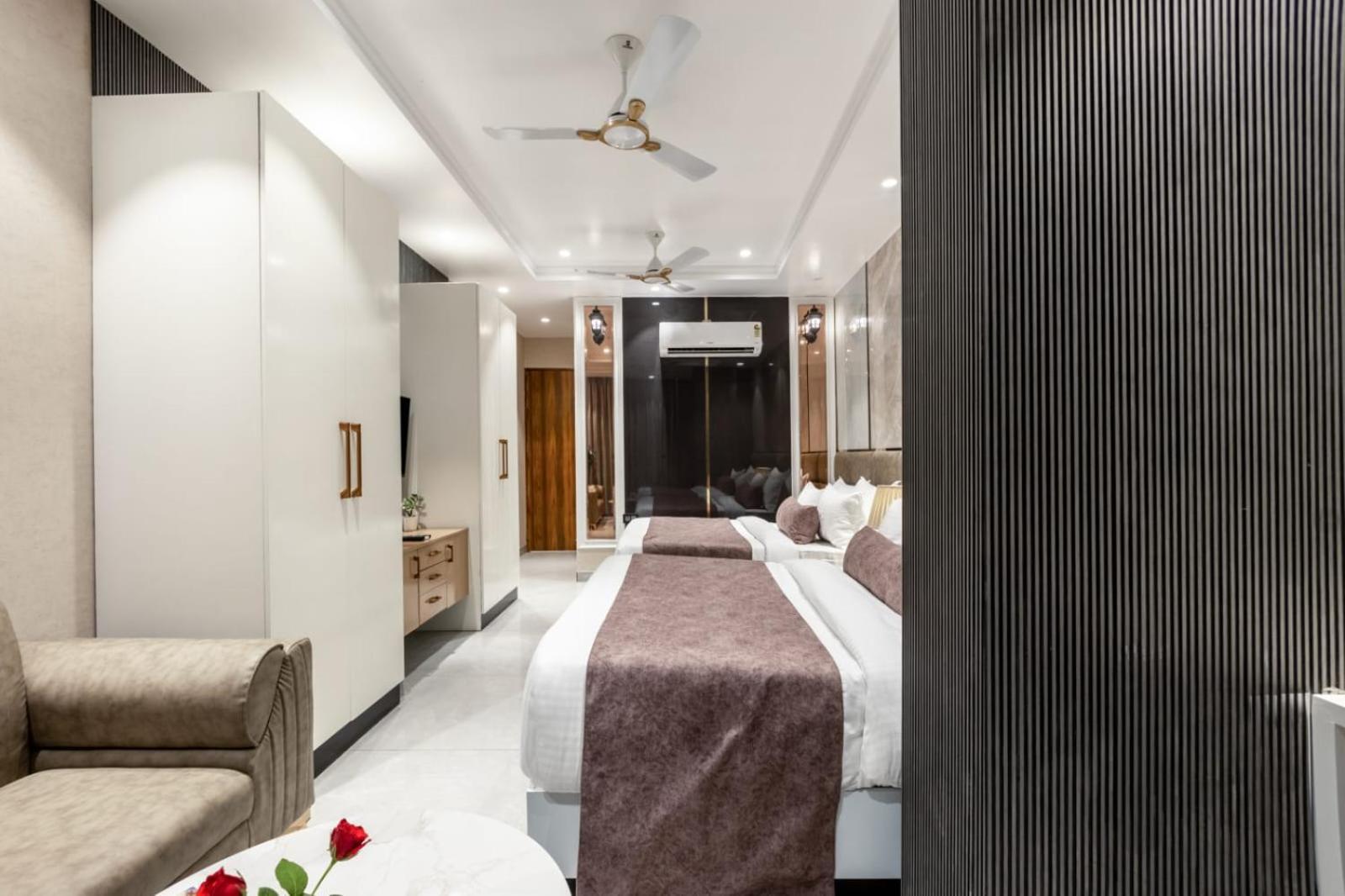 Aroma Plaza Delhi Airport 4*