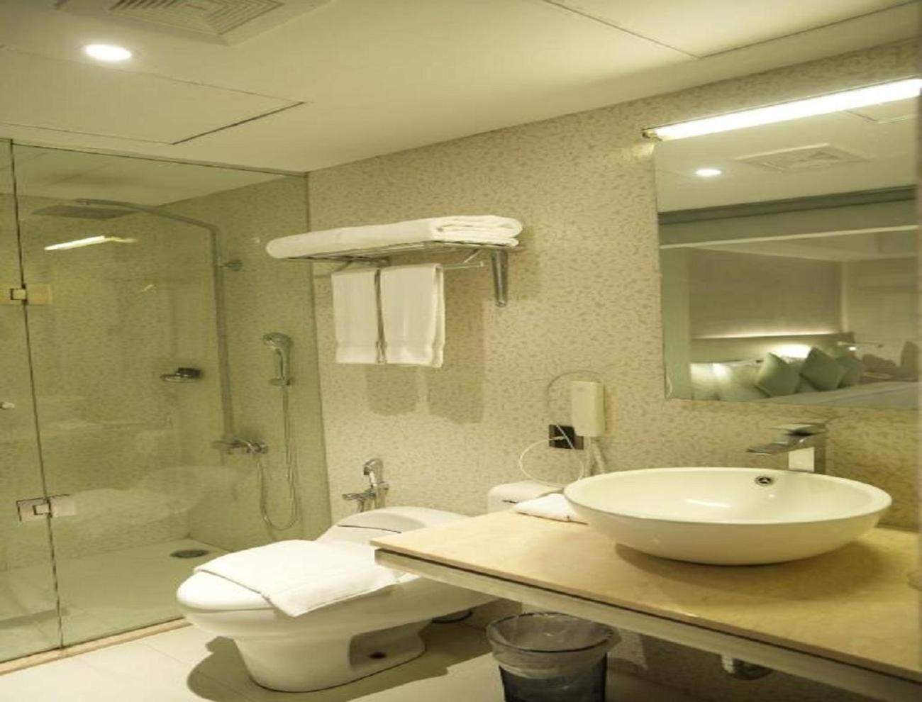 Infinity Grand Near Delhi Airport 4*