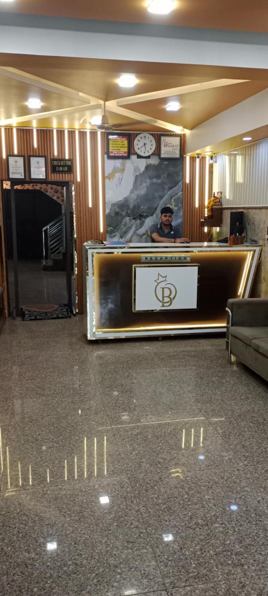 Hotel Bharat A Family - Delhi Airport 3*