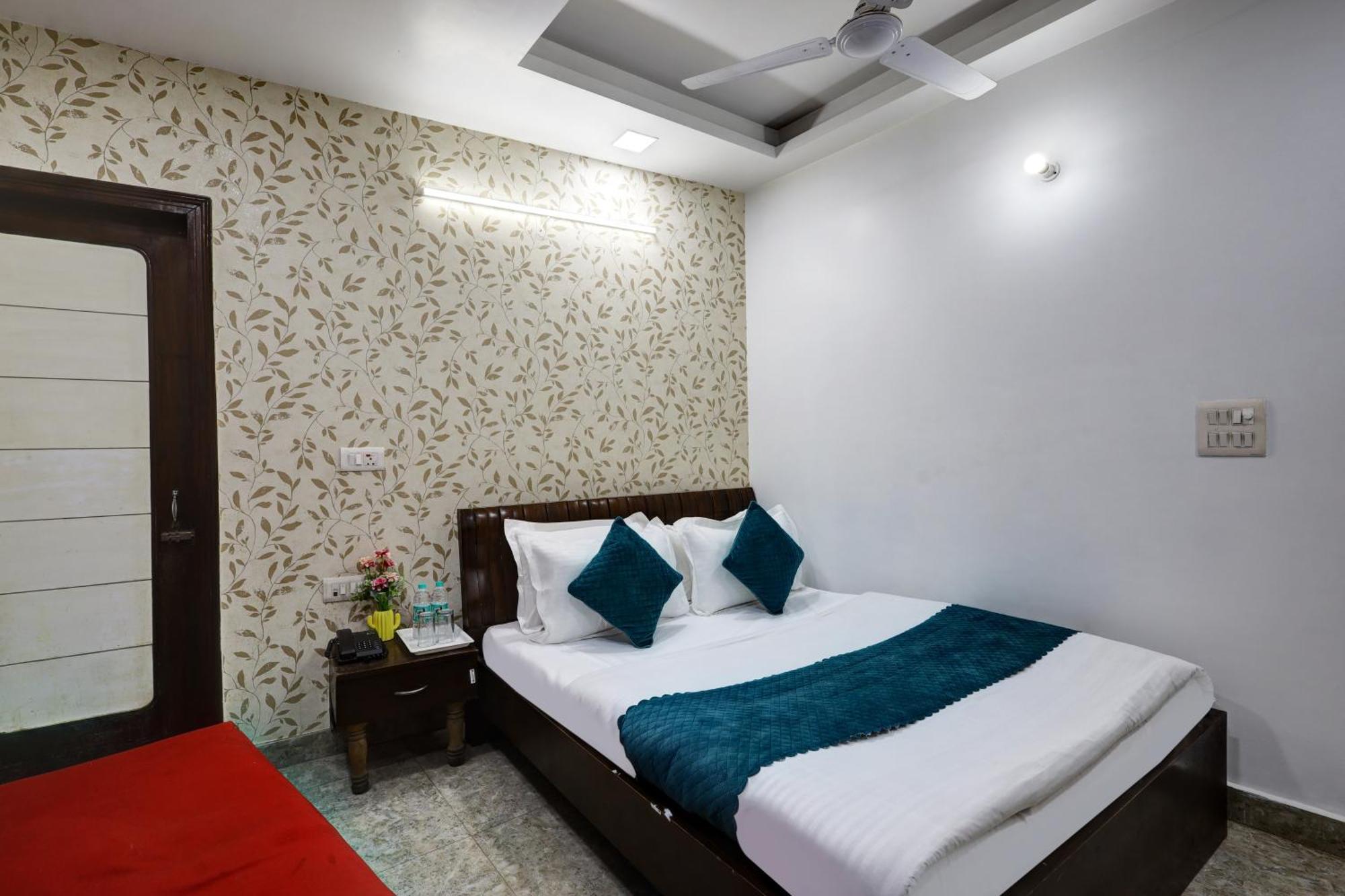 Hotel Nancy Dx Near Railway Station