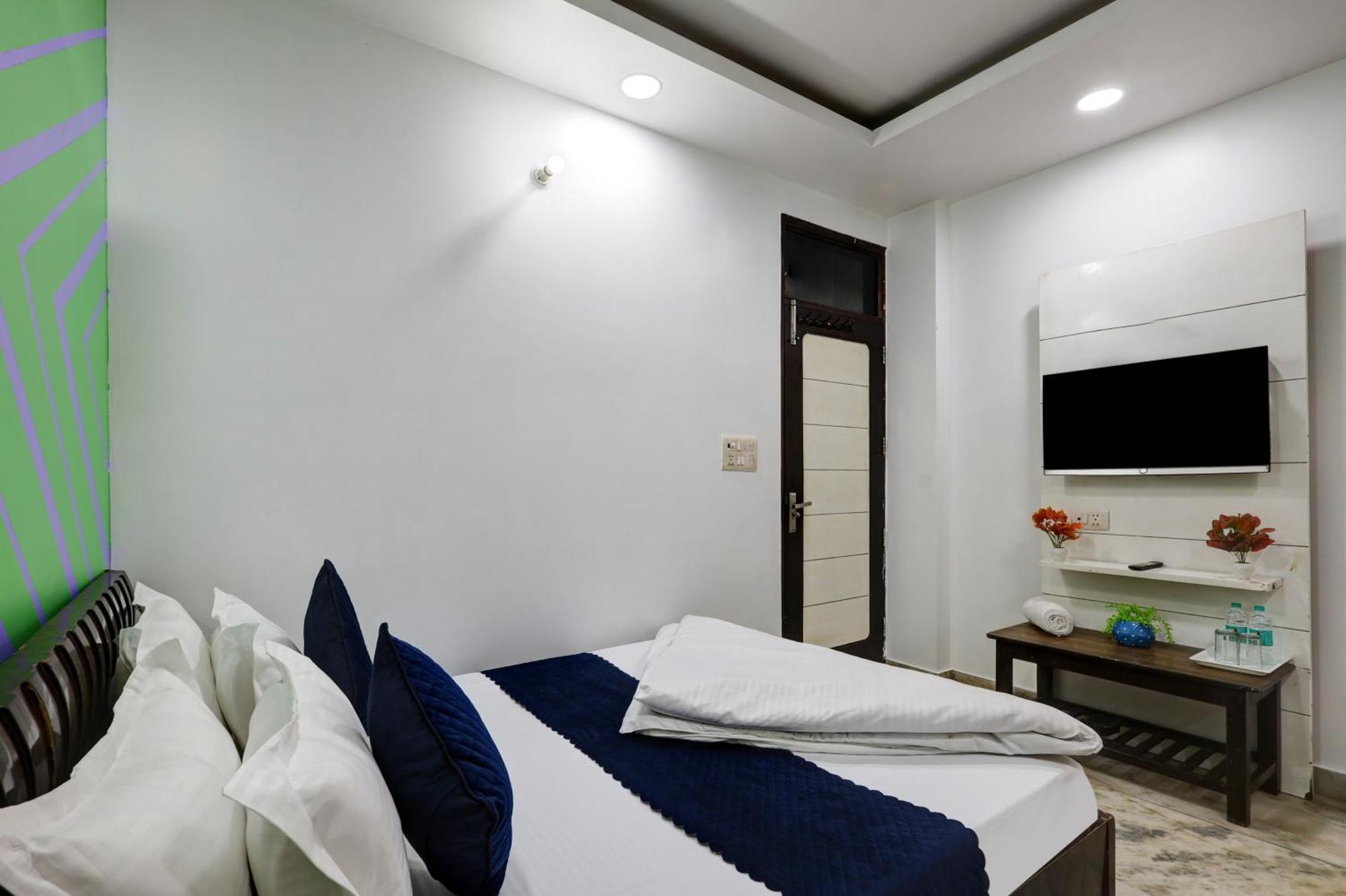 Hotel Nancy Dx Near Railway Station