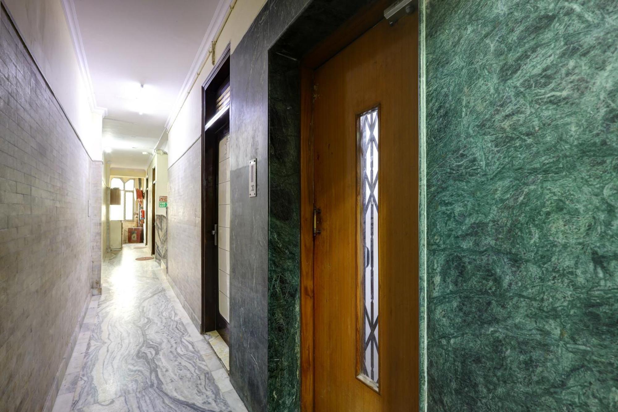 Hotel Nancy Dx Near Railway Station 3*