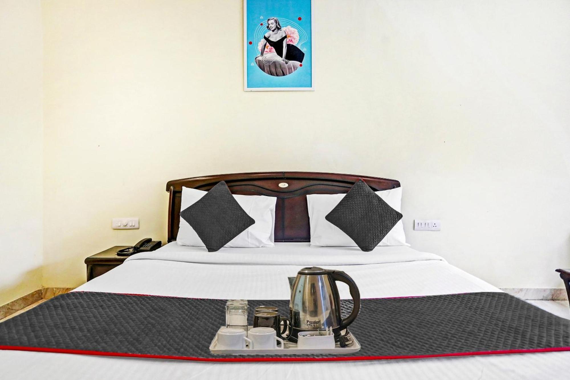 Townhouse Prakash Continental Near Netaji Subhash Place Metro Station Hotel Nova Deli