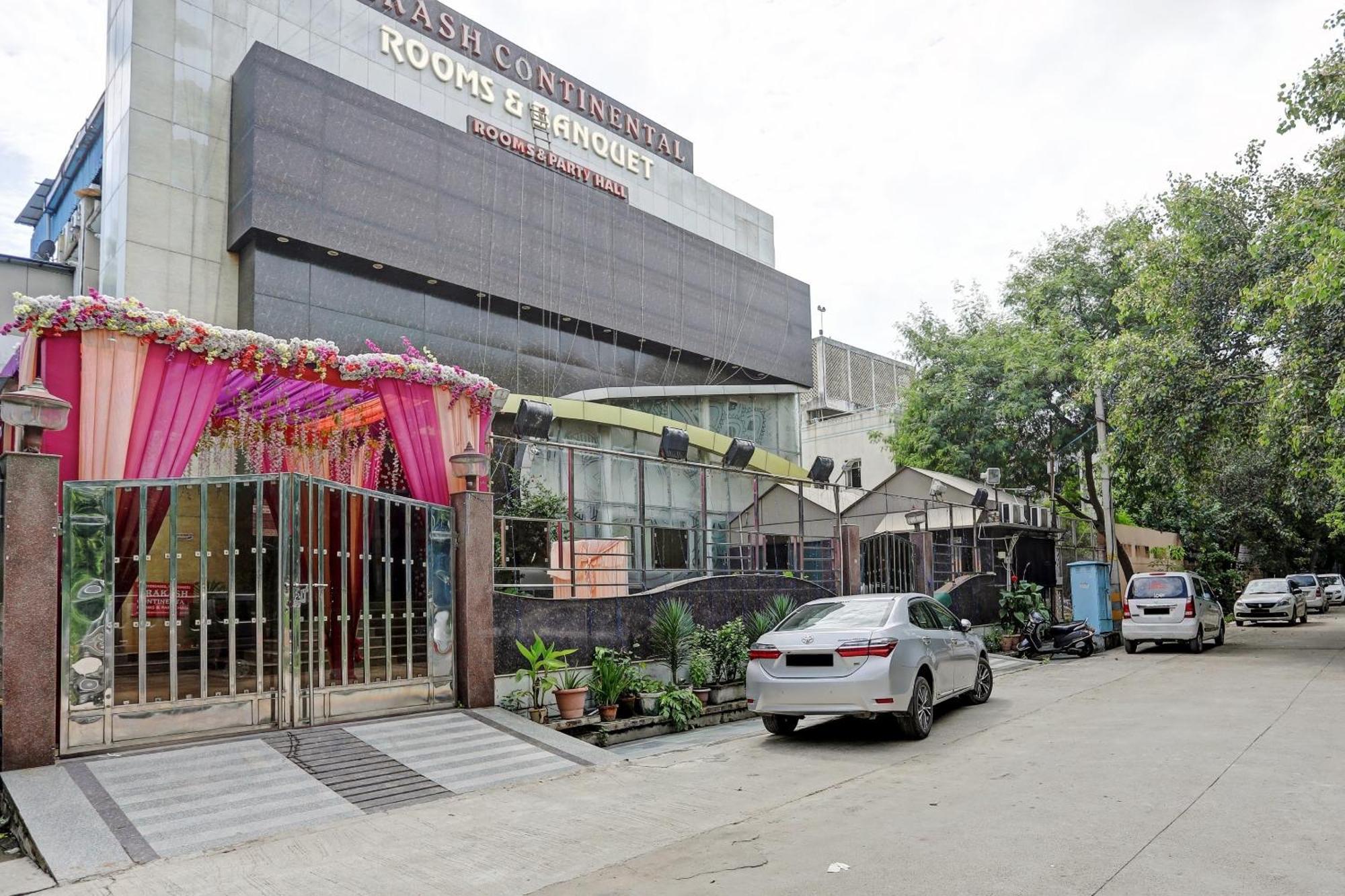 Hotel Townhouse Prakash Continental Near Netaji Subhash Place Metro Station Nova Deli